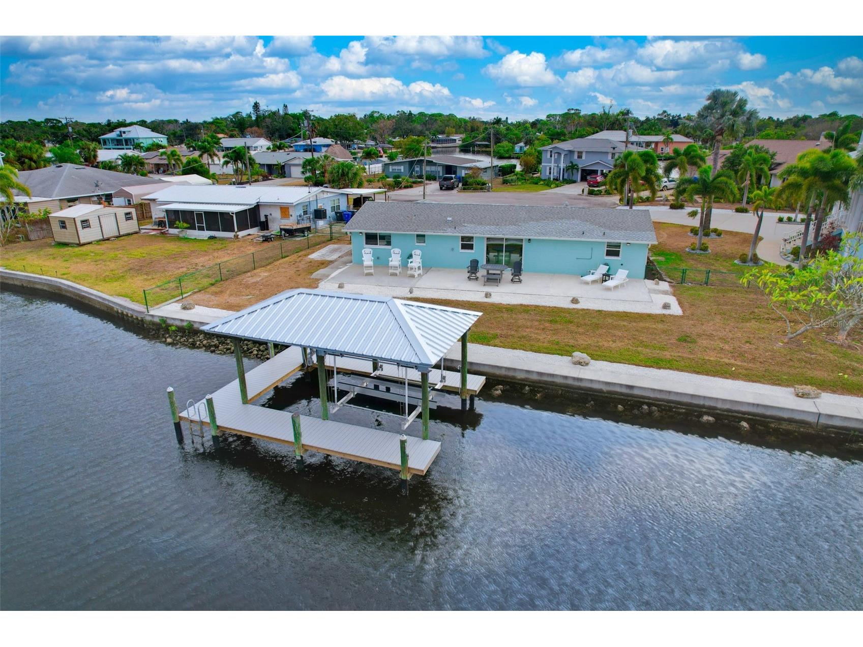 827 Blue Heron Boulevard Ruskin FL 33570 - RUSKIN INLET TB8450120 image1