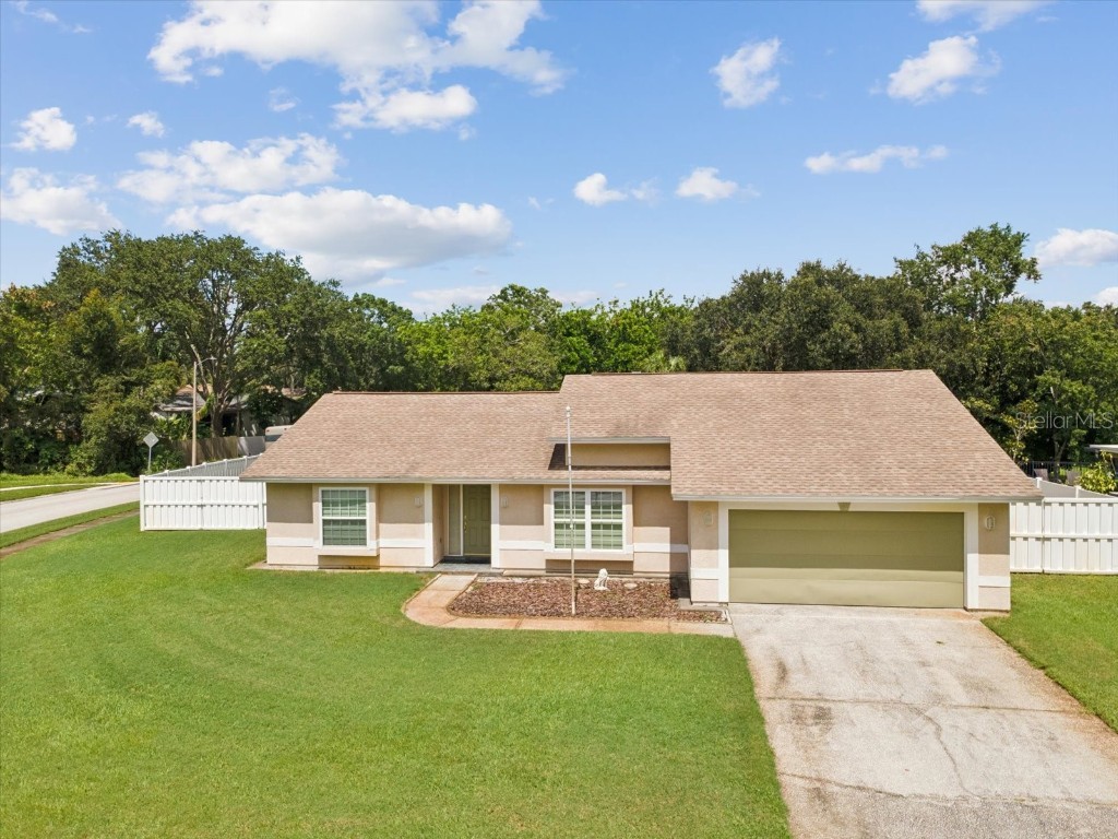 827 Creekside Lane Palm Harbor FL 34684 W7877398 image1