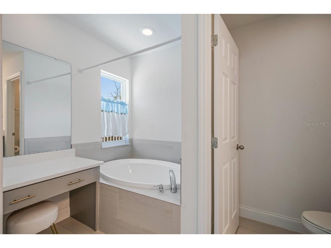 827 Dennis Avenue Orlando FL 32807 O6359897 image42