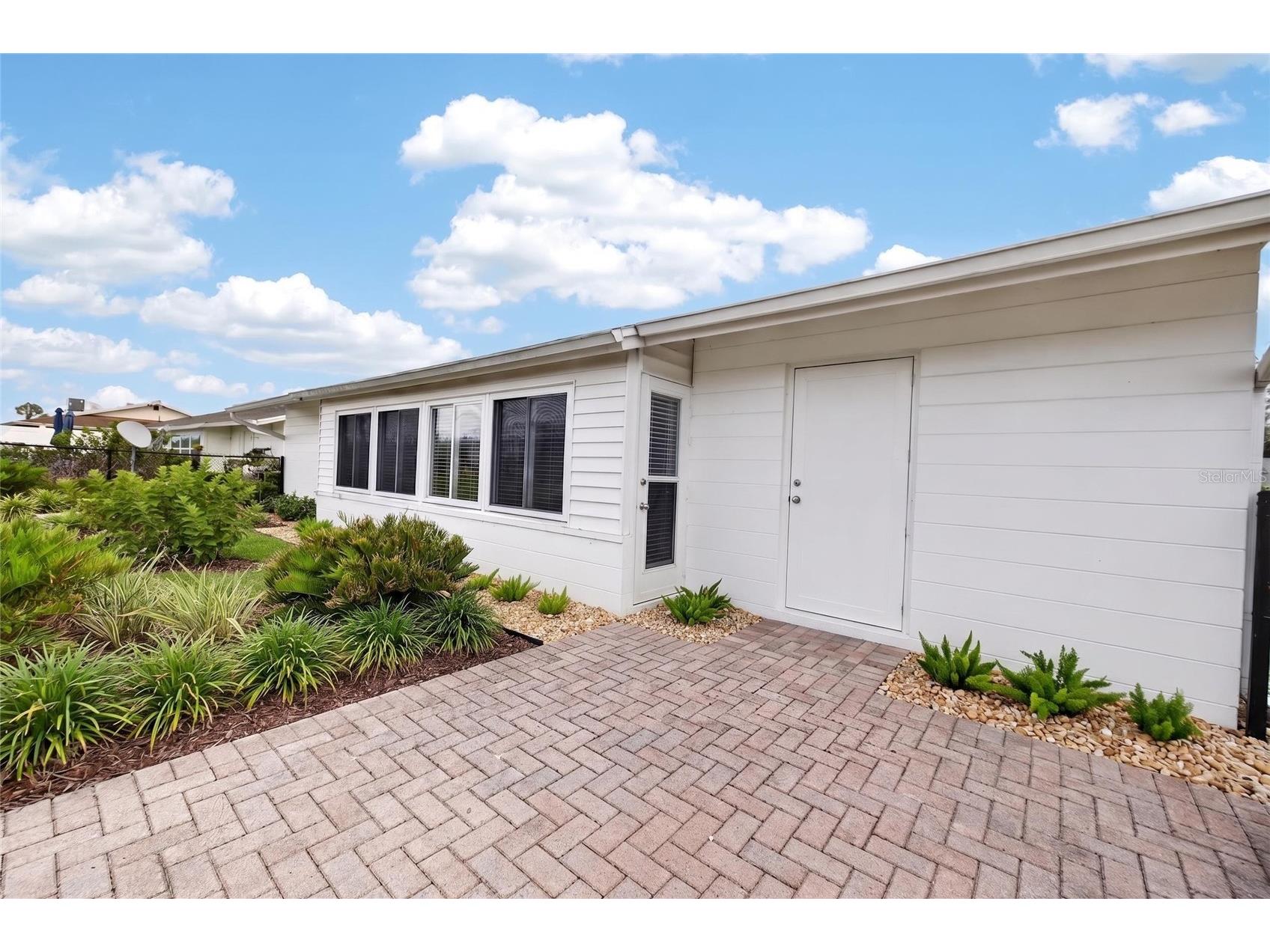 827 Oakmont Avenue Sun City Center FL 33573 TB8518591 image1