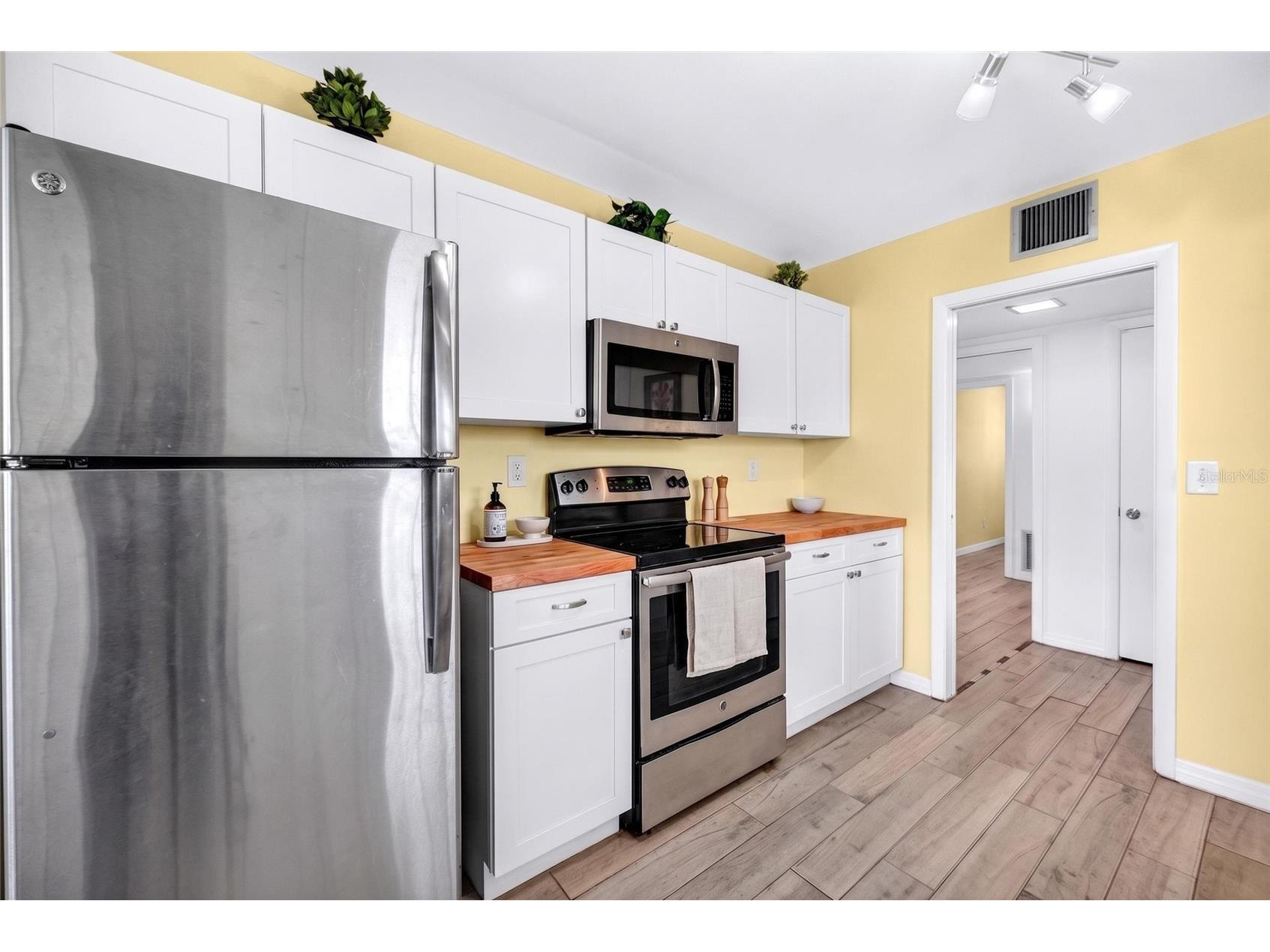827 Oakmont Avenue Sun City Center FL 33573 TB8518591 image32
