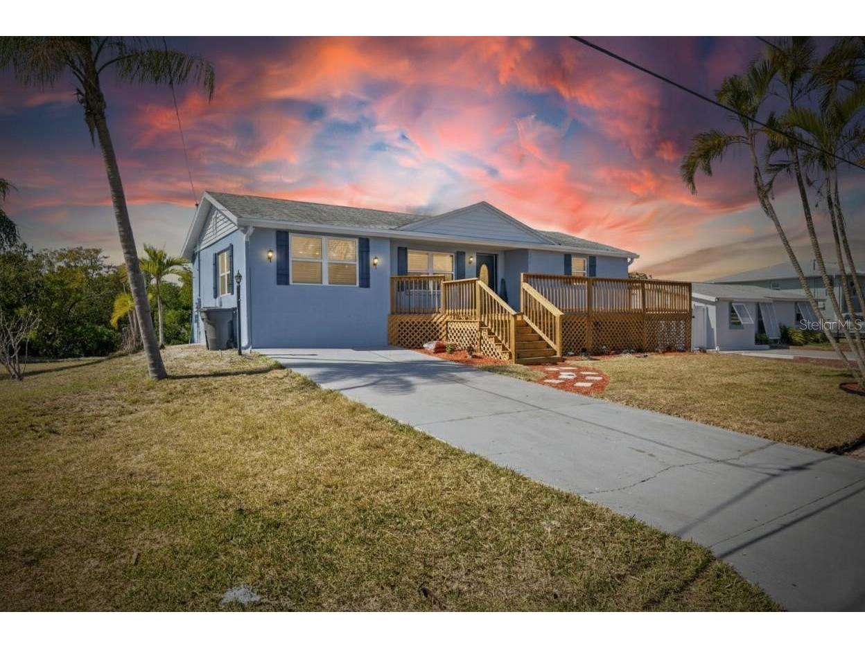 827 Seabreeze Drive Ruskin FL 33570 - TAMPA BAY/LITTLE MANATEE RIVER TB8475129 image2