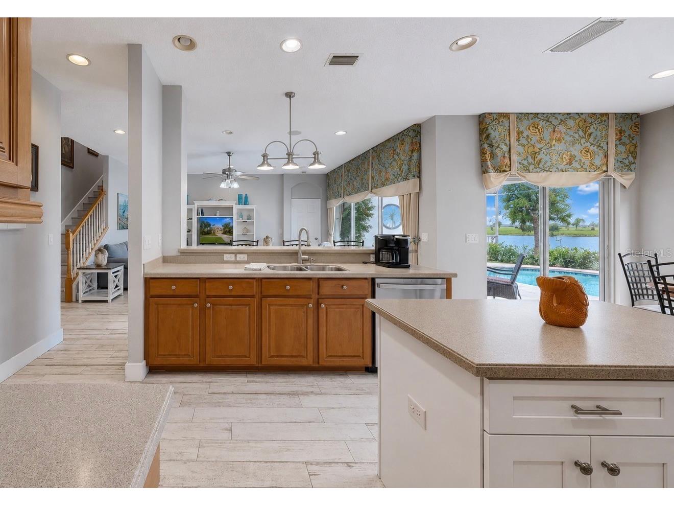 827 Seminole Sky Drive Ruskin FL 33570 TB8518644 image11