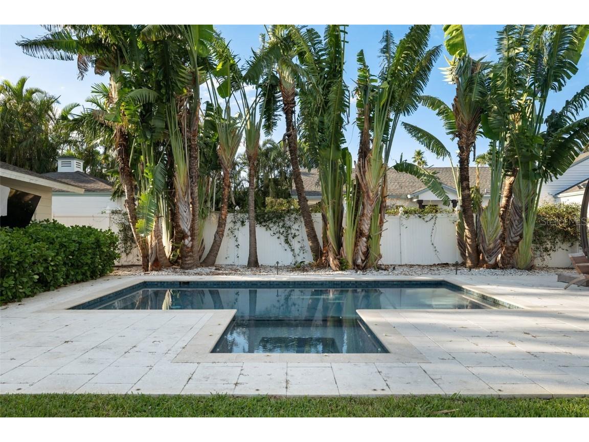 827 Snell Isle Boulevard NE Saint Petersburg FL 33704 TB8428009 image4