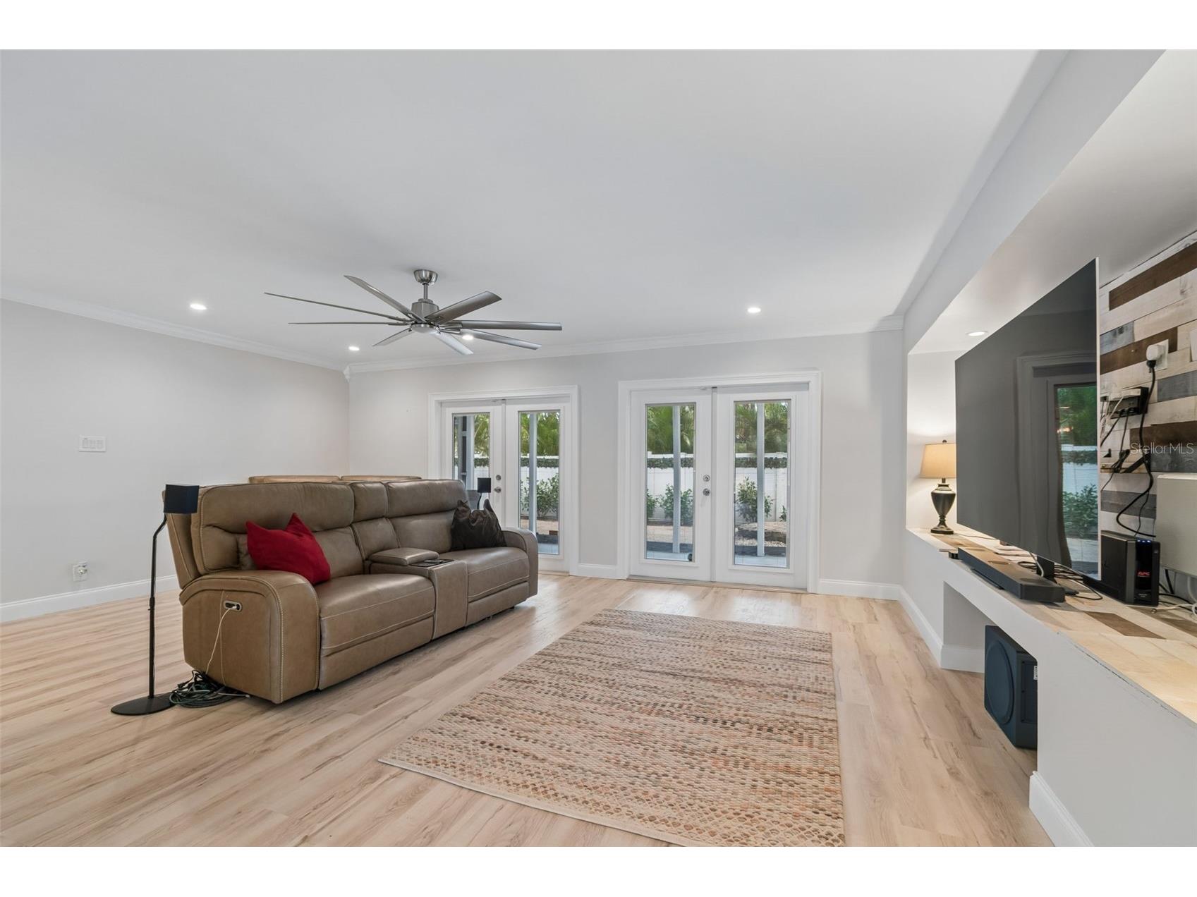8270 30th Avenue N Saint Petersburg FL 33710 TB8496993 image12