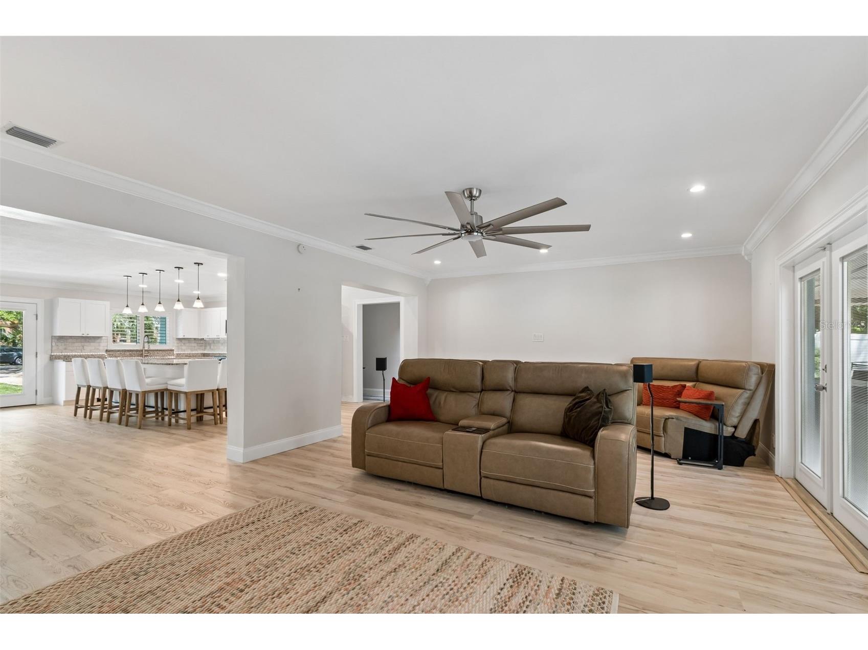 8270 30th Avenue N Saint Petersburg FL 33710 TB8496993 image14