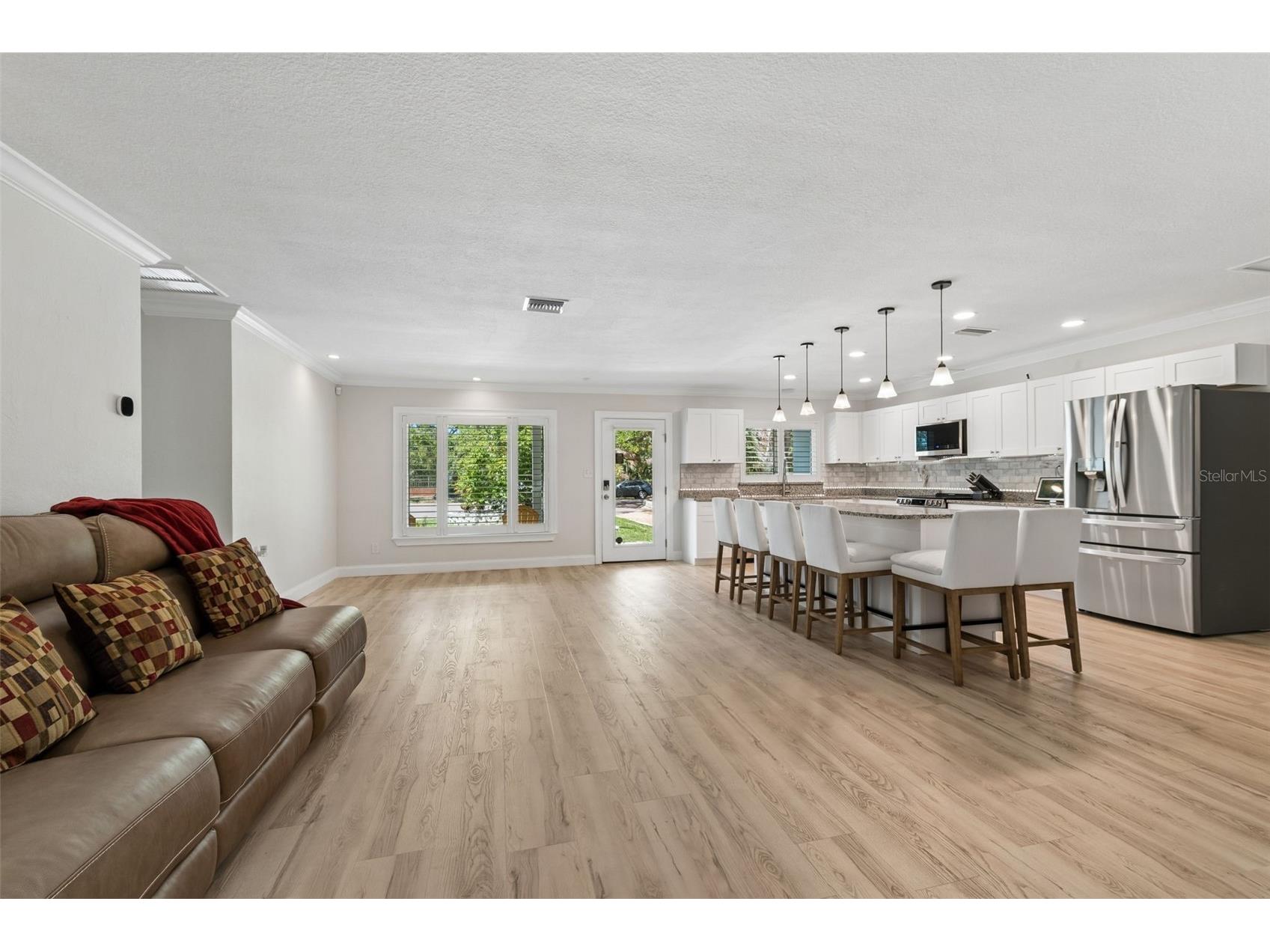 8270 30th Avenue N Saint Petersburg FL 33710 TB8496993 image8