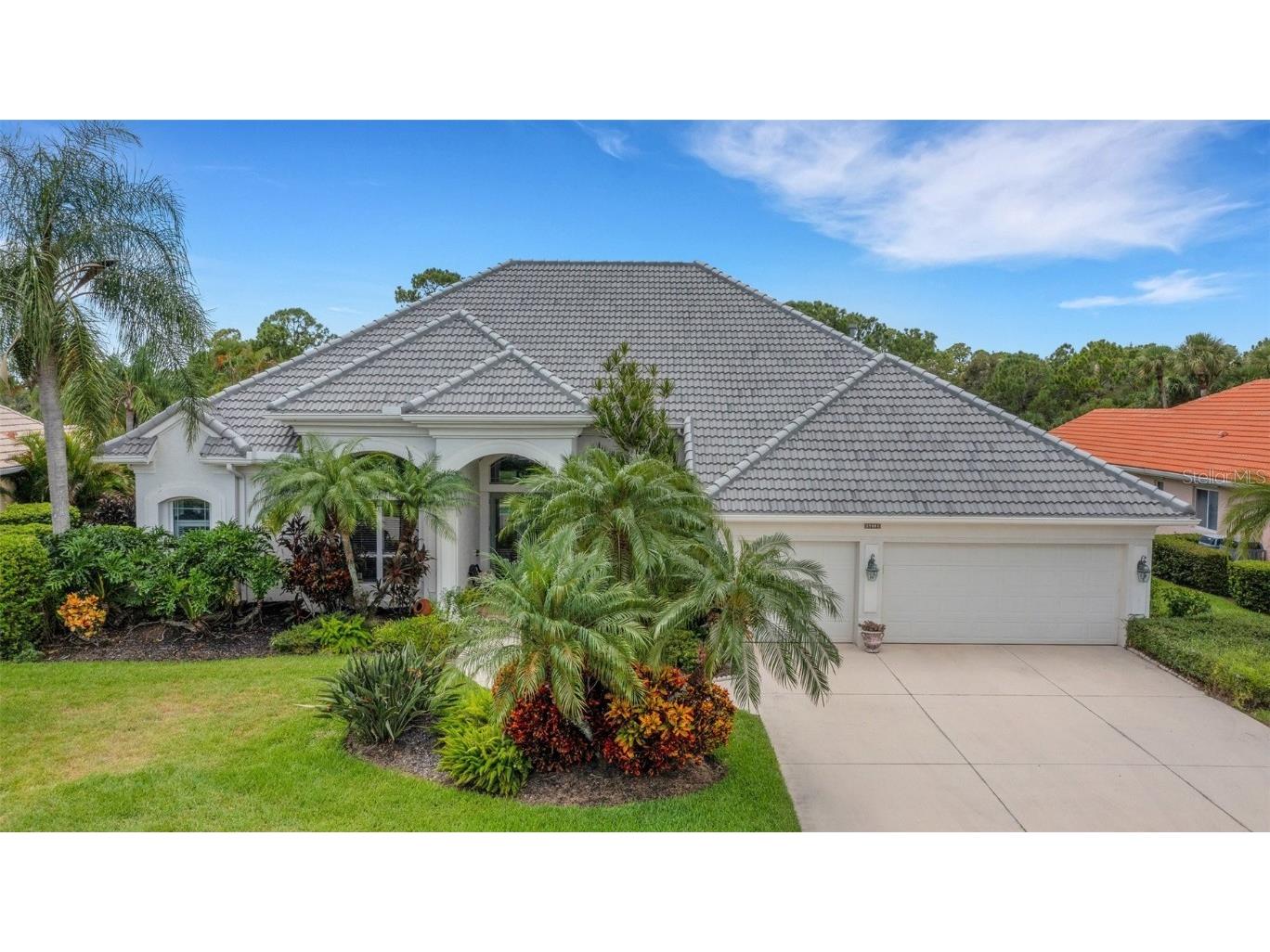 8272 Deerbrook Circle Sarasota FL 34238 A4581164 image1