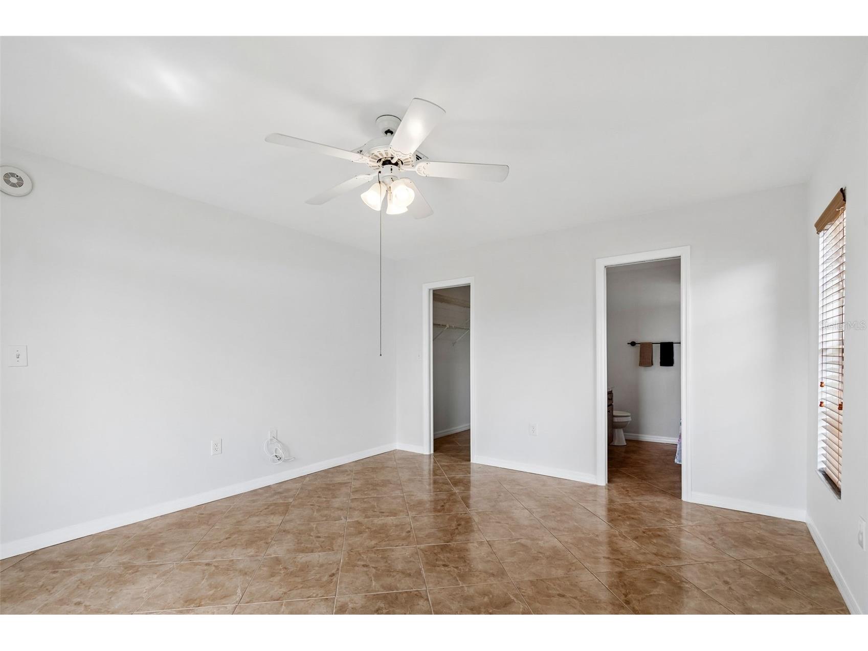 8272 Denise Drive E Seminole FL 33777 TB8507834 image18