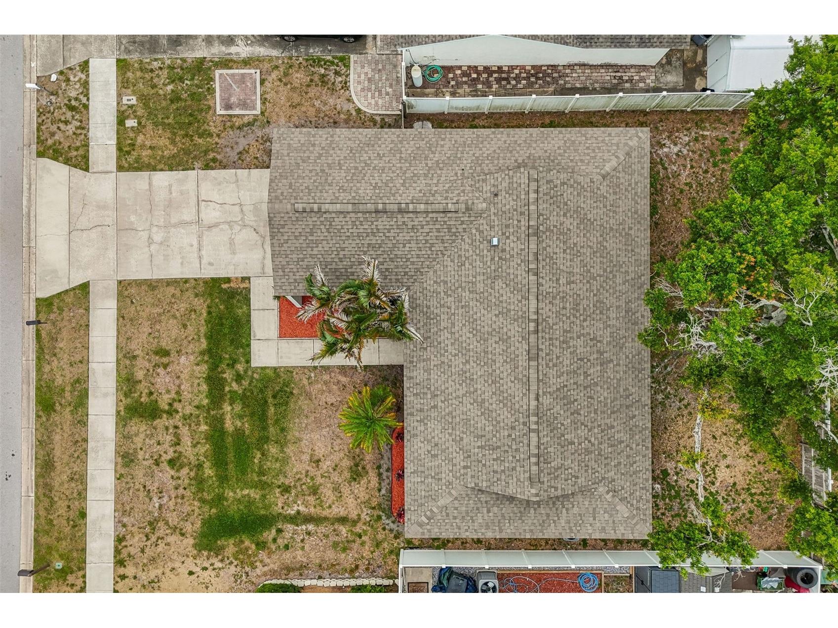 8272 Denise Drive E Seminole FL 33777 TB8507834 image34