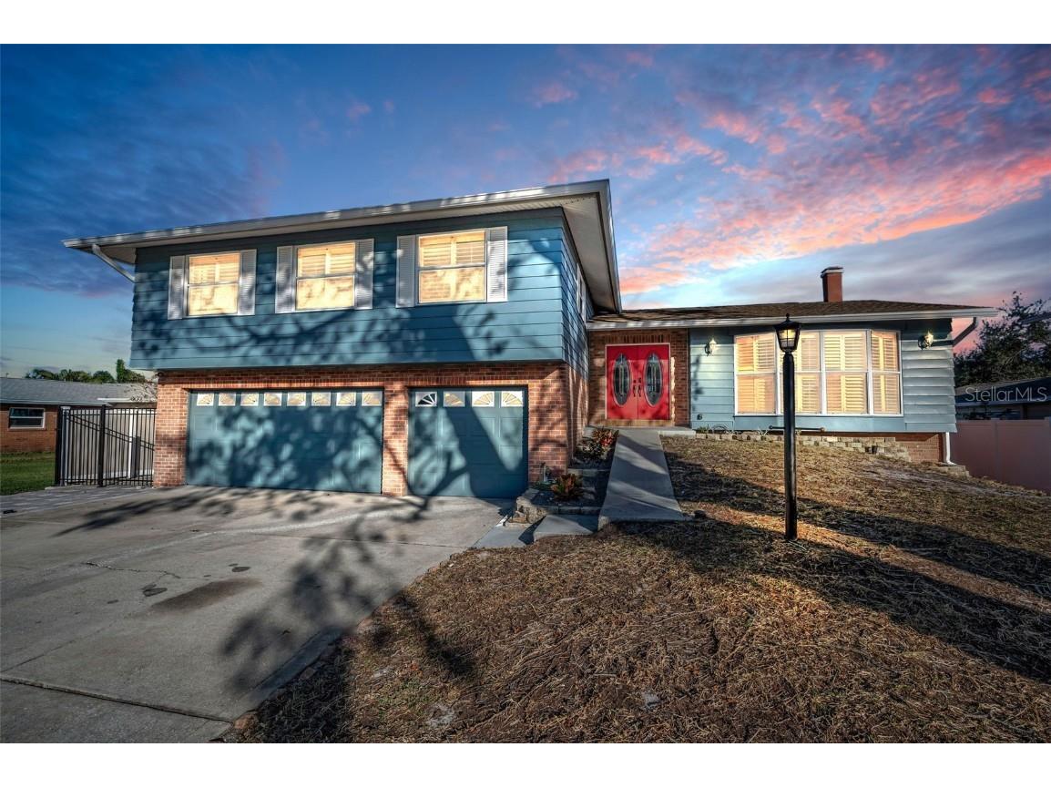 8273 131st Way N Seminole FL 33776 TB8446909 image1