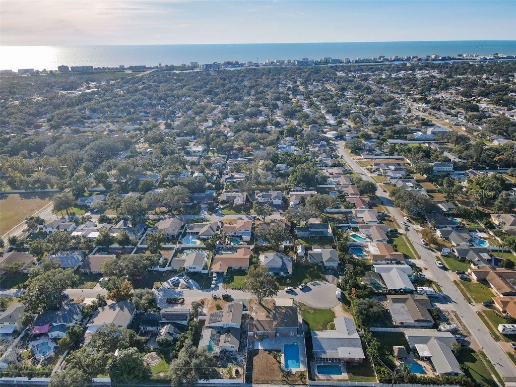 8273 131st Way N Seminole FL 33776 TB8446909 image12