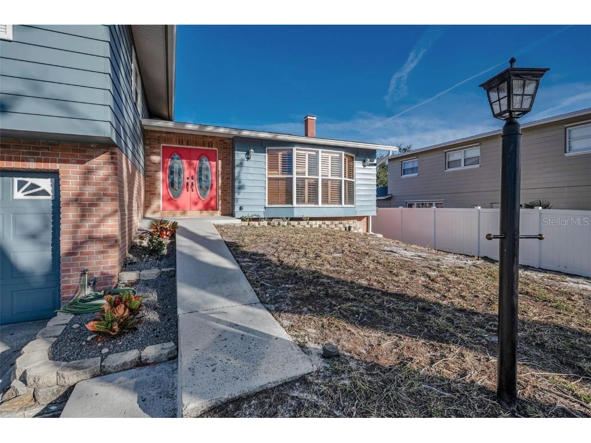 8273 131st Way N Seminole FL 33776 TB8446909 image17