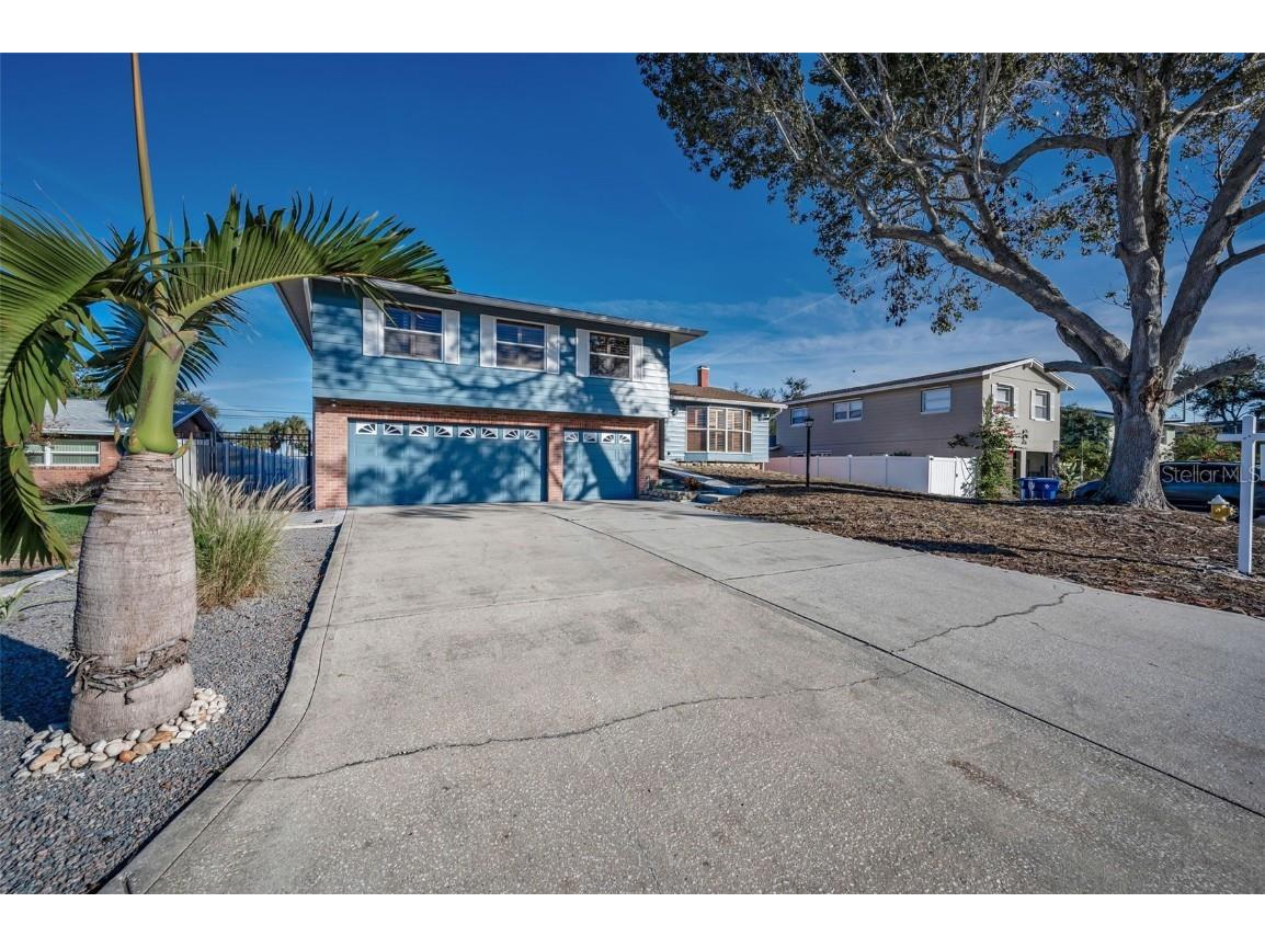 8273 131st Way N Seminole FL 33776 TB8446909 image2