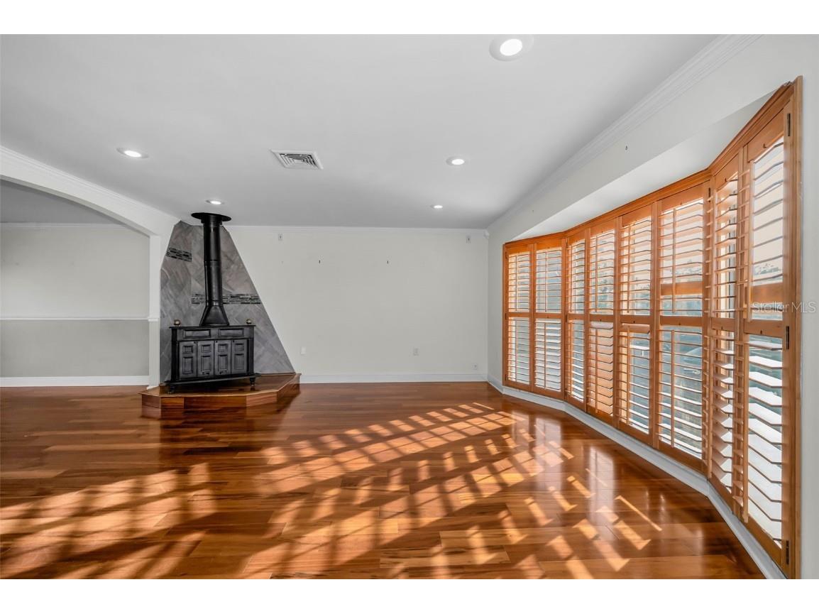 8273 131st Way N Seminole FL 33776 TB8446909 image23