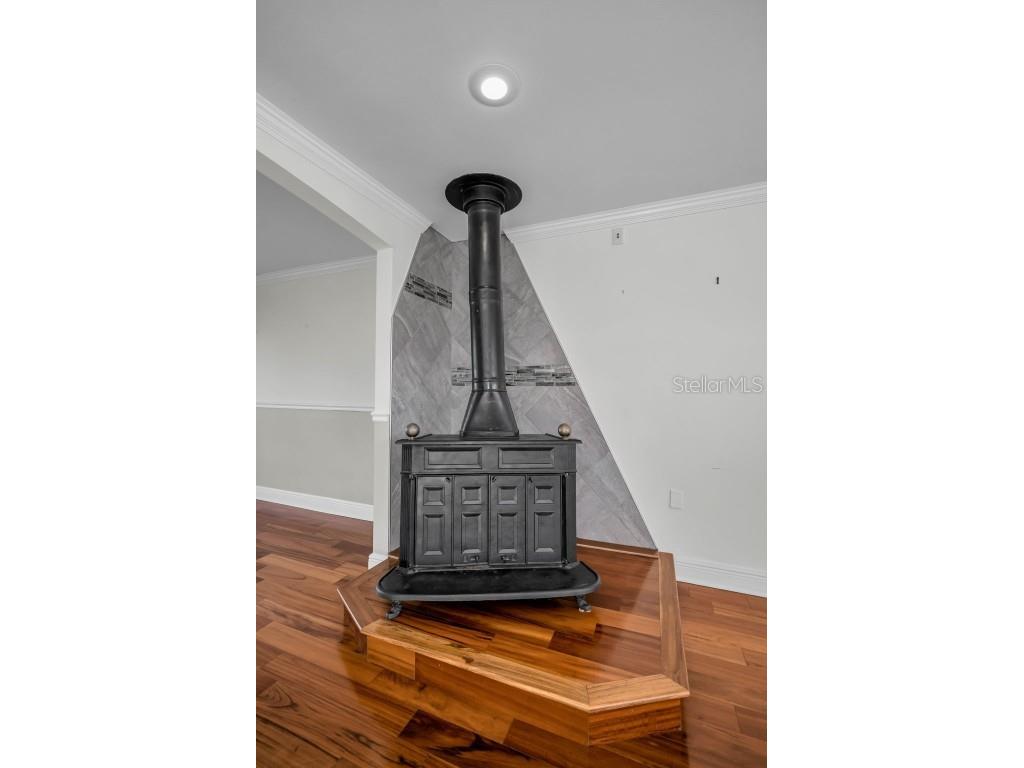 8273 131st Way N Seminole FL 33776 TB8446909 image24