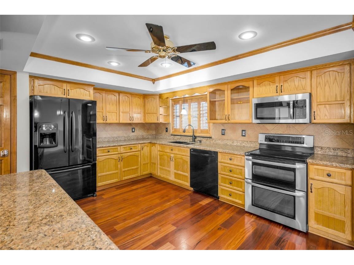 8273 131st Way N Seminole FL 33776 TB8446909 image30