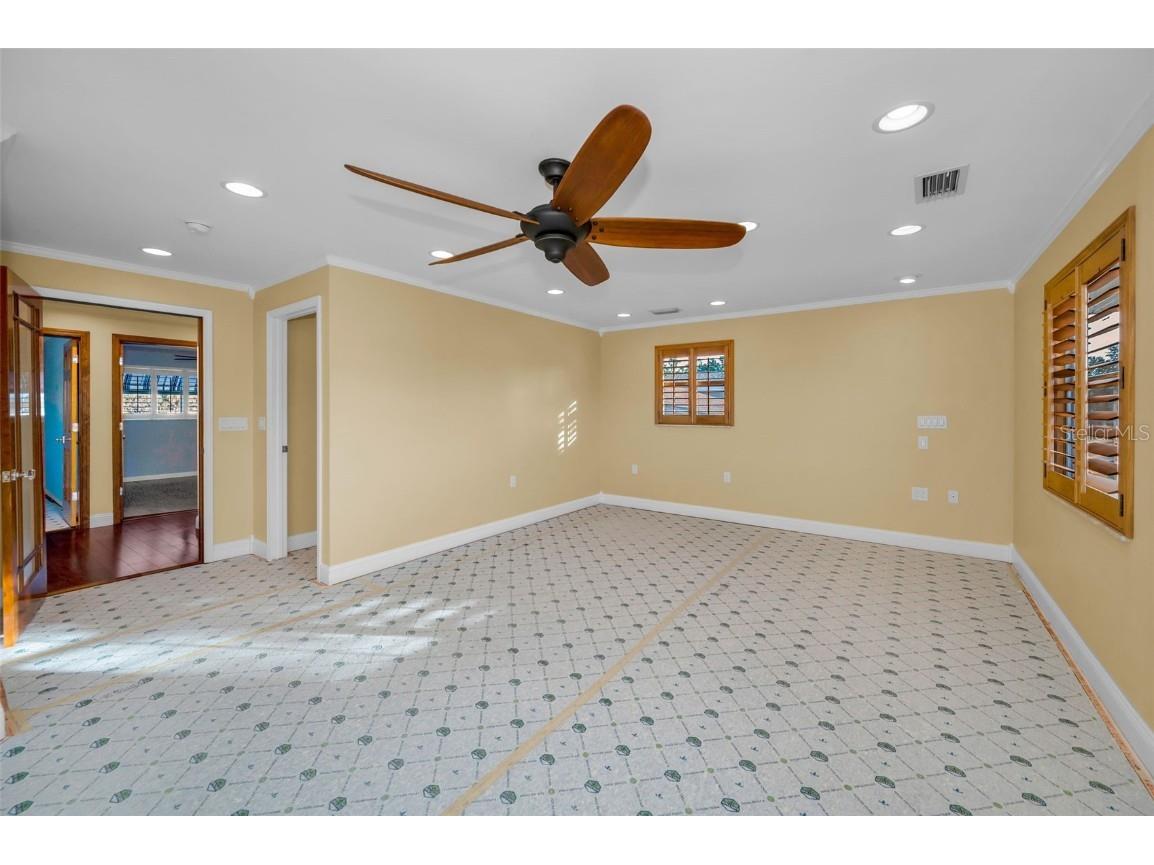 8273 131st Way N Seminole FL 33776 TB8446909 image35