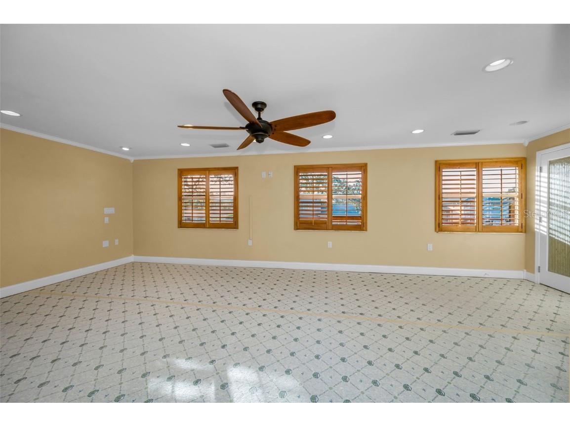 8273 131st Way N Seminole FL 33776 TB8446909 image36