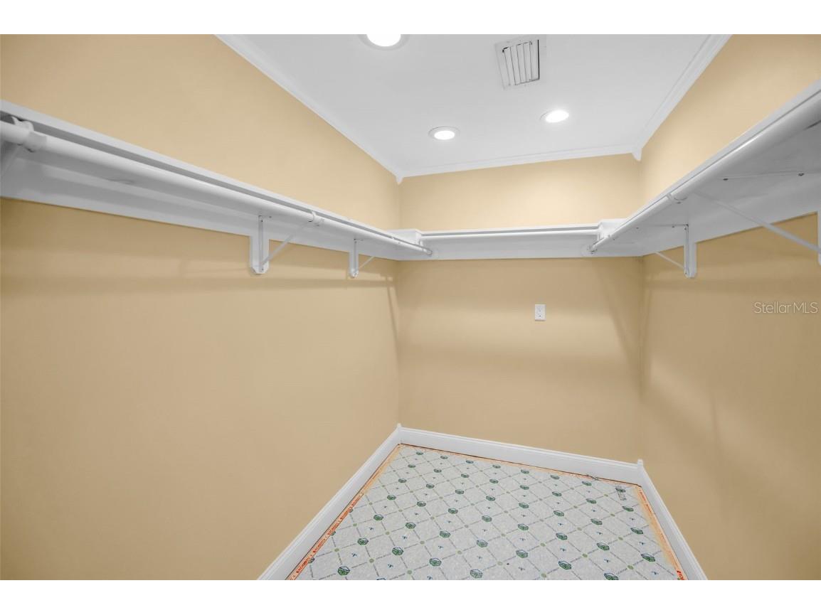 8273 131st Way N Seminole FL 33776 TB8446909 image41