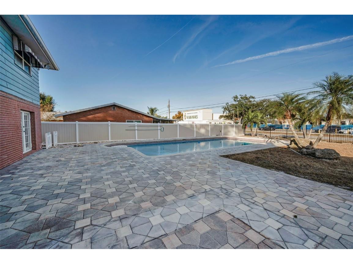 8273 131st Way N Seminole FL 33776 TB8446909 image67