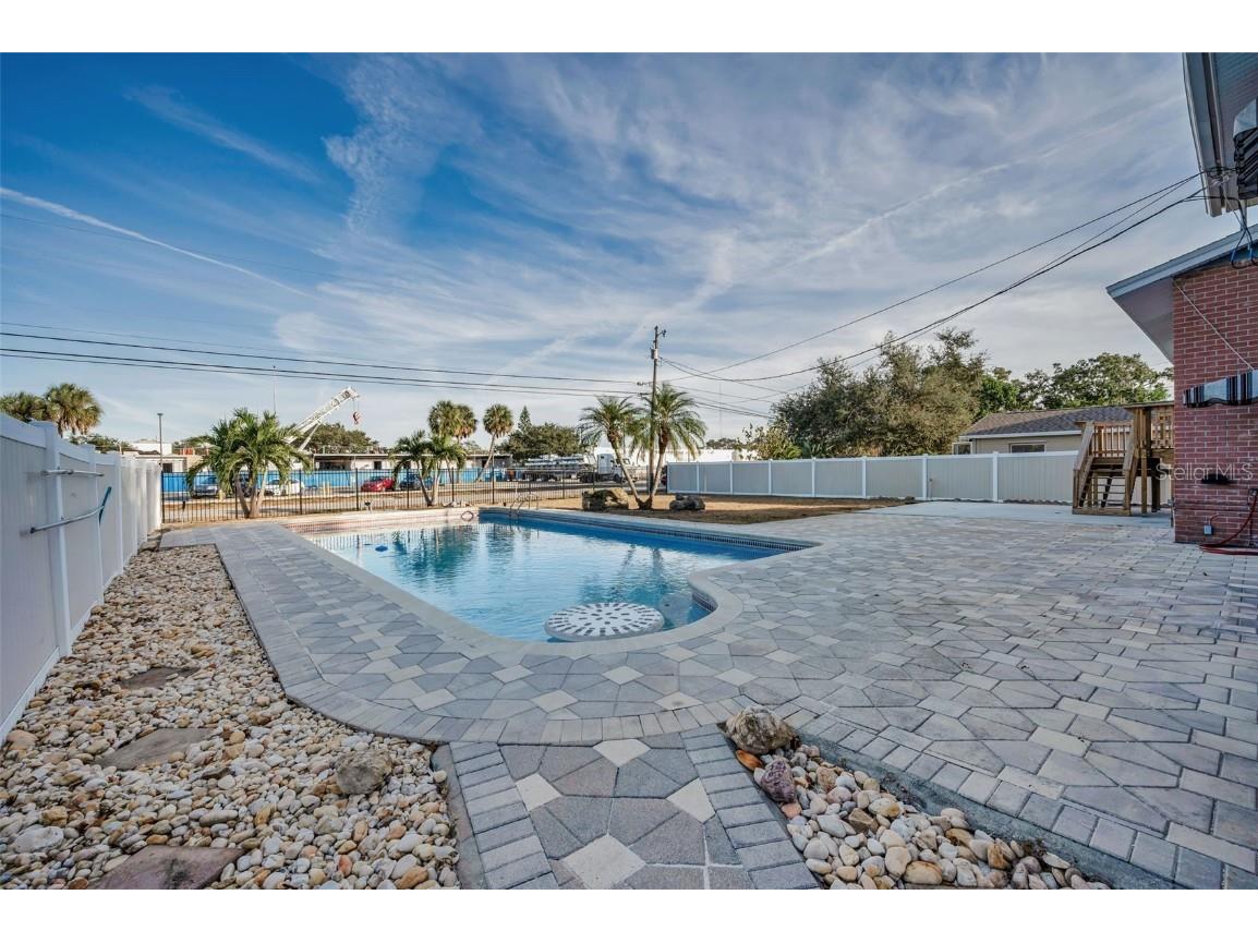 8273 131st Way N Seminole FL 33776 TB8446909 image68