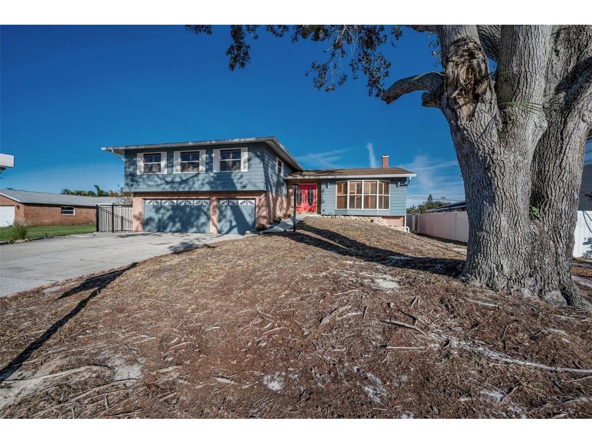 8273 131st Way N Seminole FL 33776 TB8446909 image9