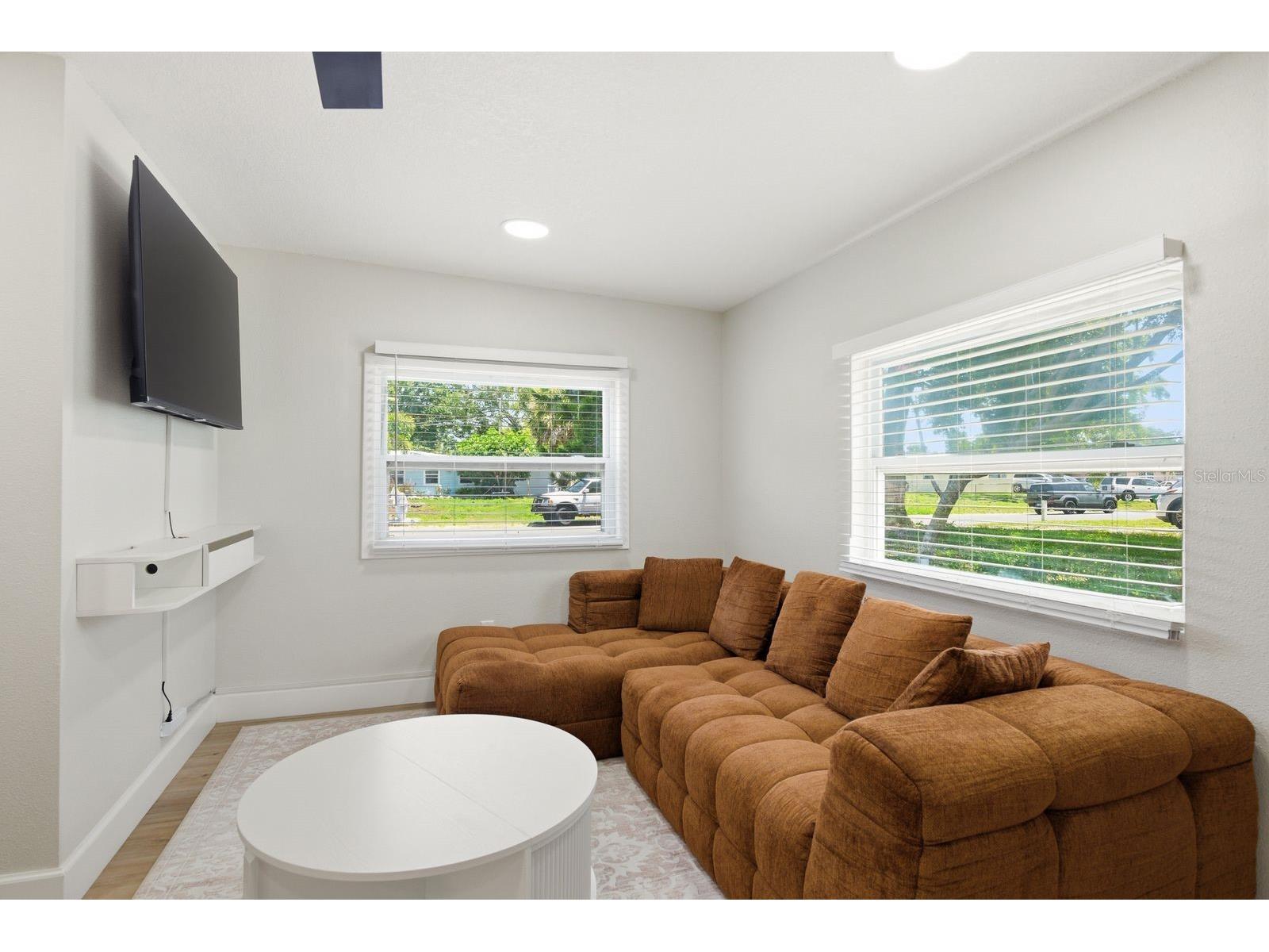 8274 Rose Terrace Seminole FL 33777 TB8512279 image4