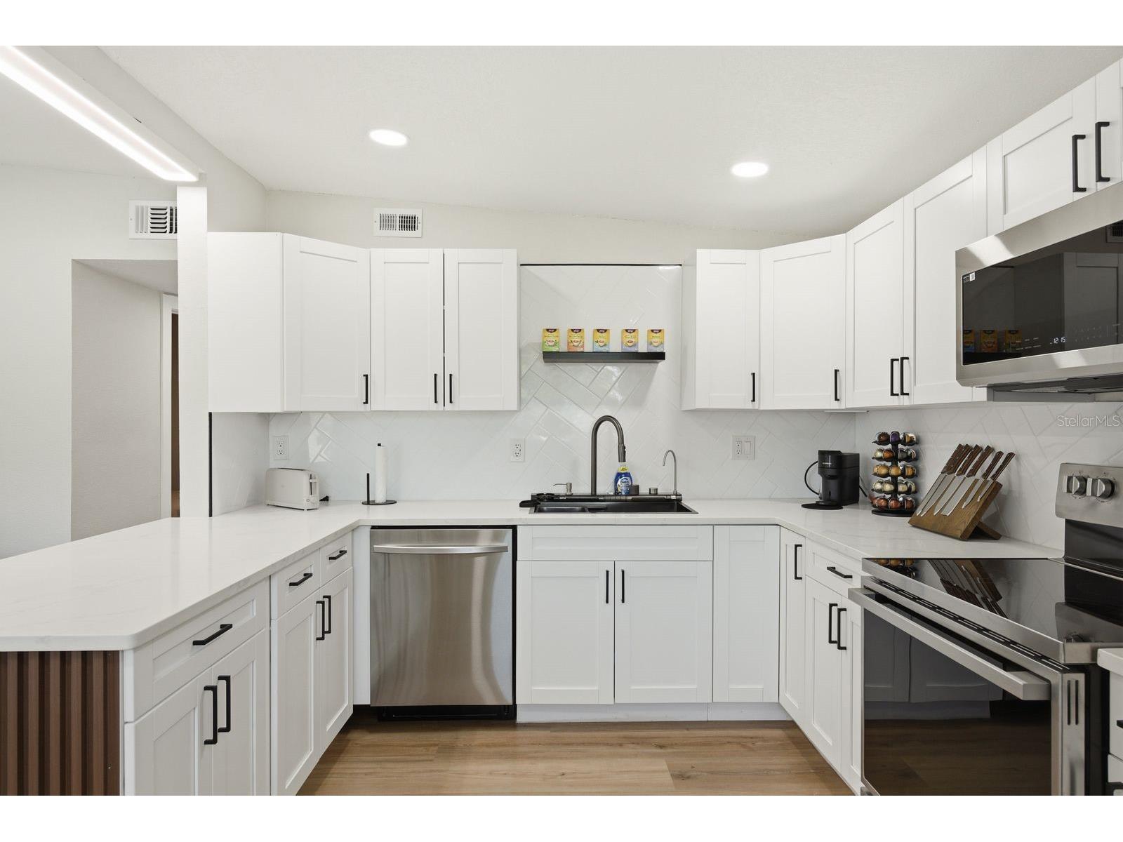 8274 Rose Terrace Seminole FL 33777 TB8512279 image9