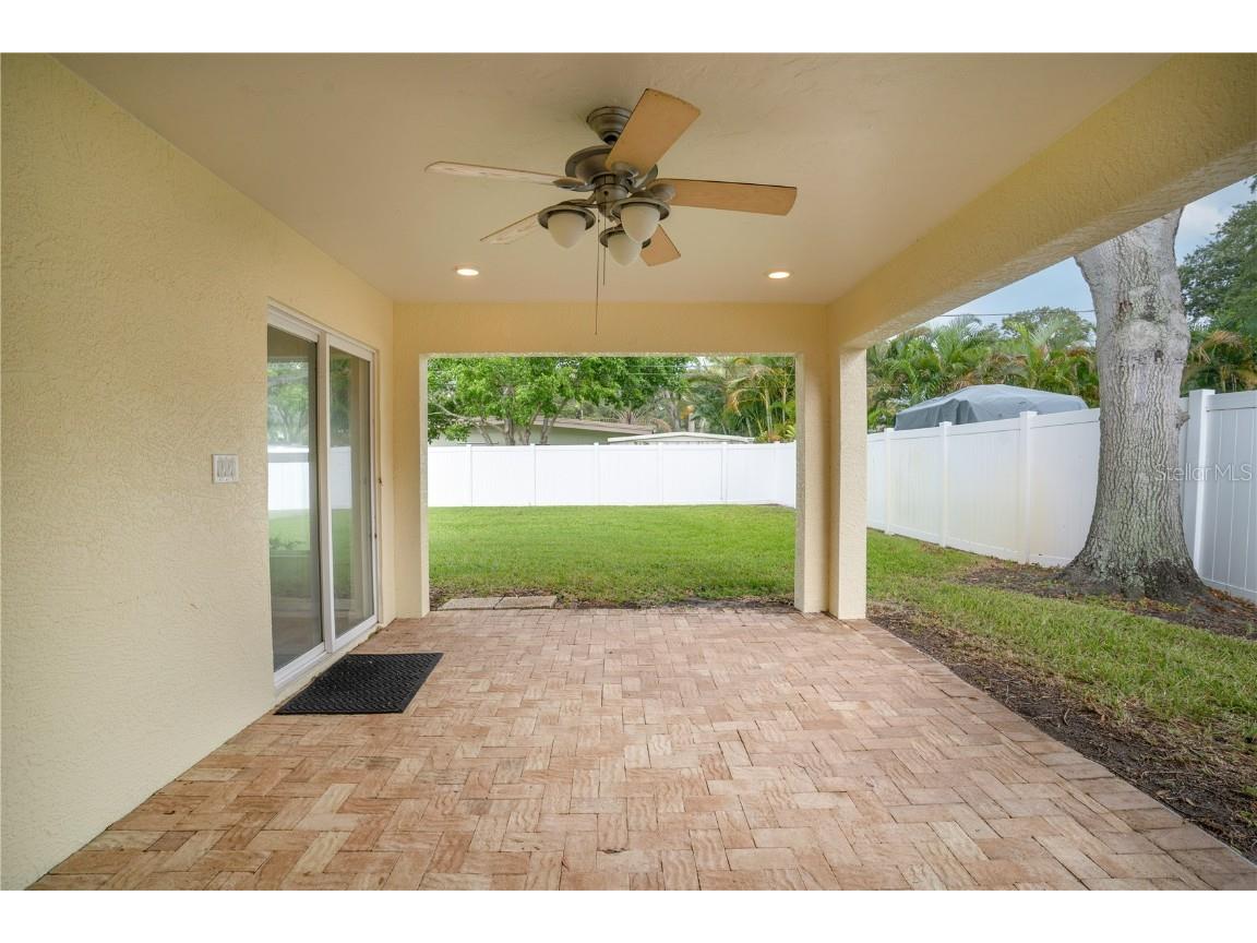 8275 32nd Avenue N Saint Petersburg FL 33710 TB8353129 image1