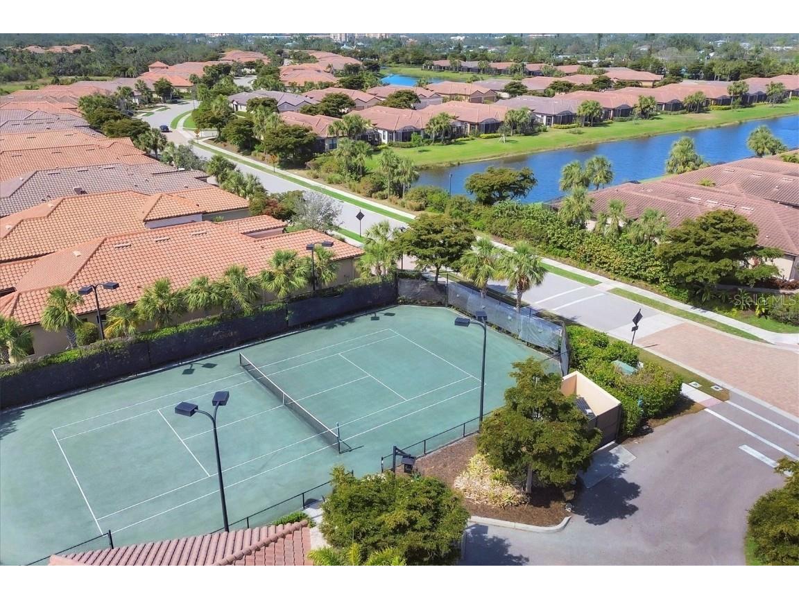 8275 Varenna Drive Sarasota FL 34231 A4672486 image53