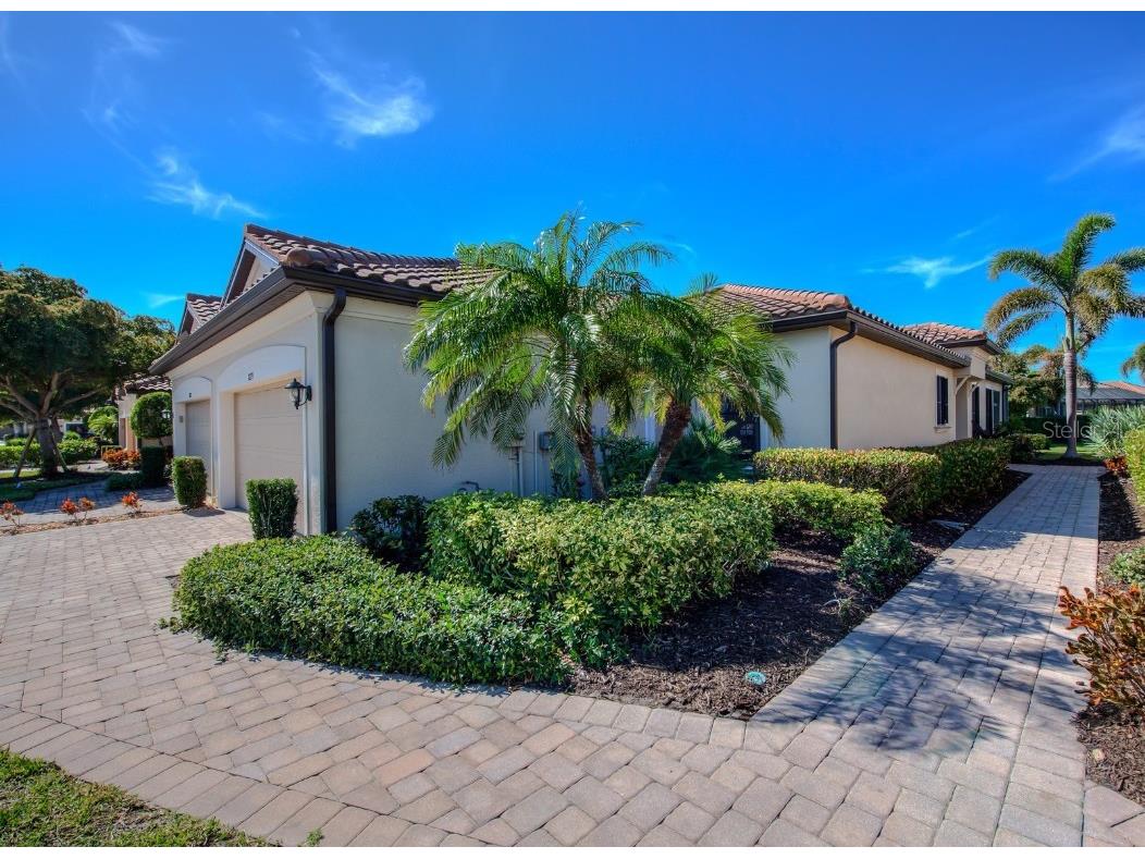 8279 Varenna Drive Sarasota FL 34231 A4637891 image1