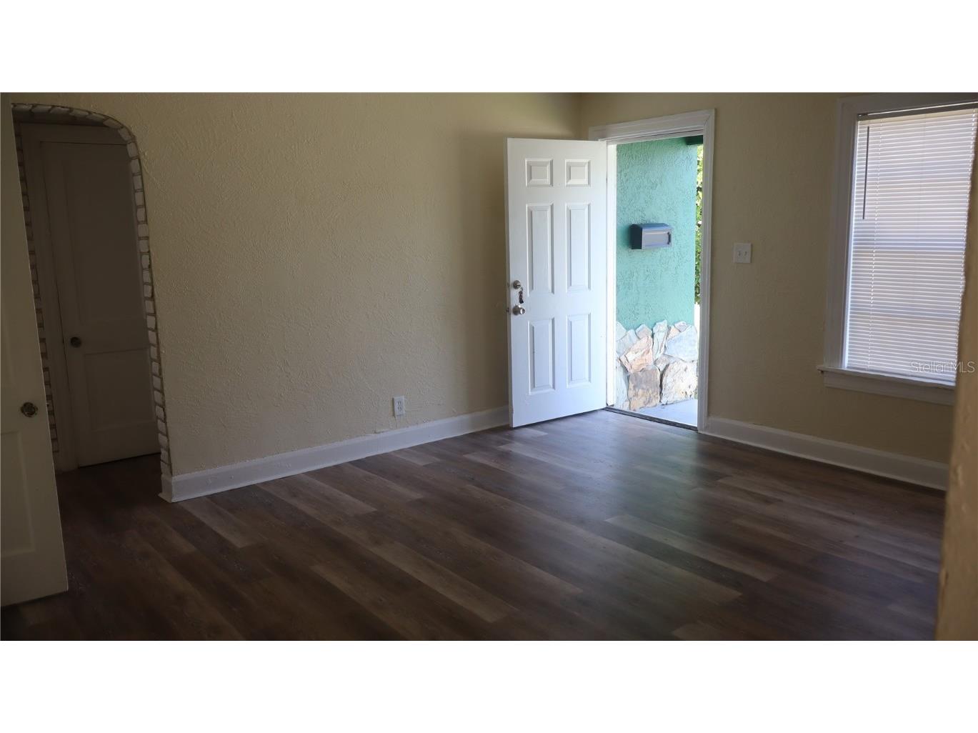 828 16th Avenue S Saint Petersburg FL 33701 TB8449746 image2