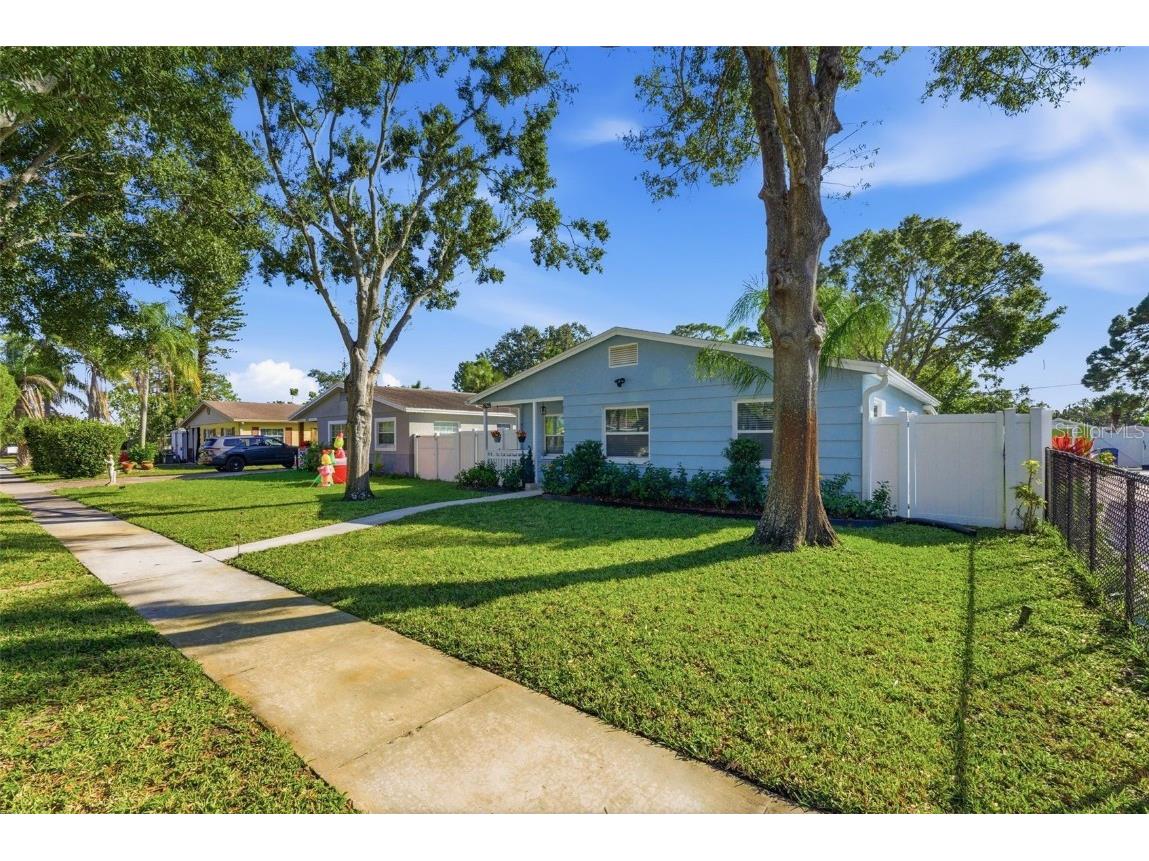828 89th Avenue N Saint Petersburg FL 33702 TB8456204 image2