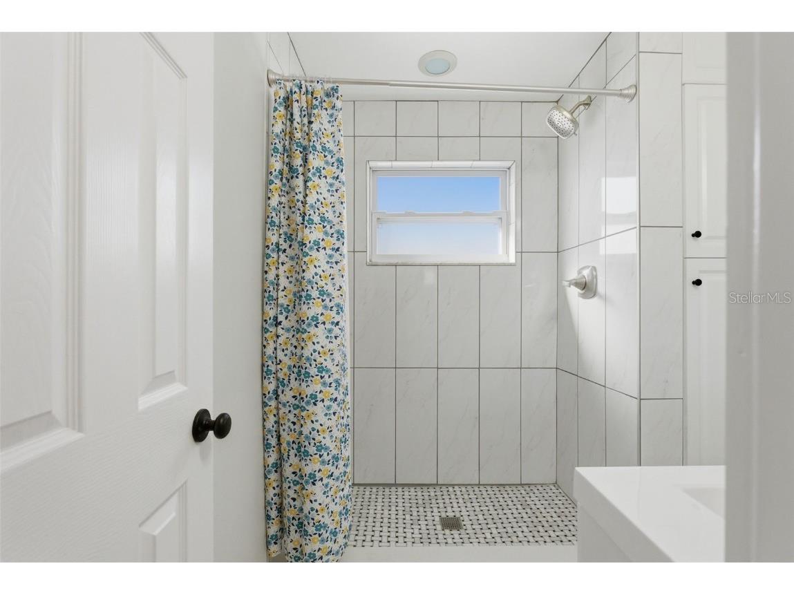 828 89th Avenue N Saint Petersburg FL 33702 TB8456204 image21