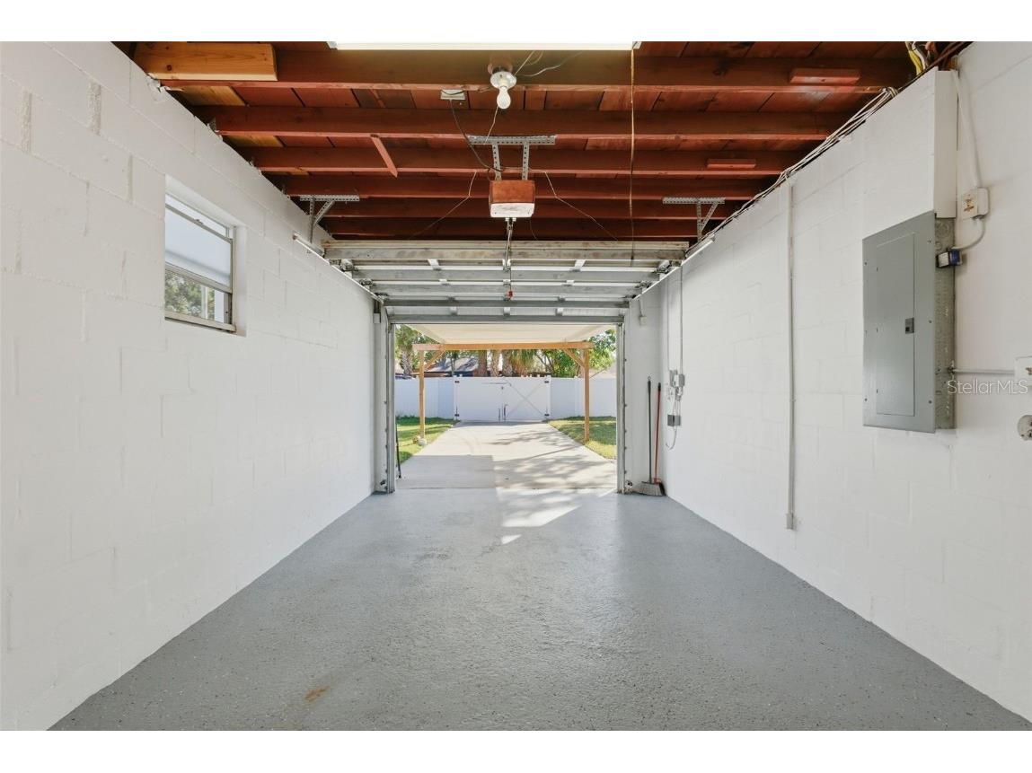 828 89th Avenue N Saint Petersburg FL 33702 TB8456204 image28