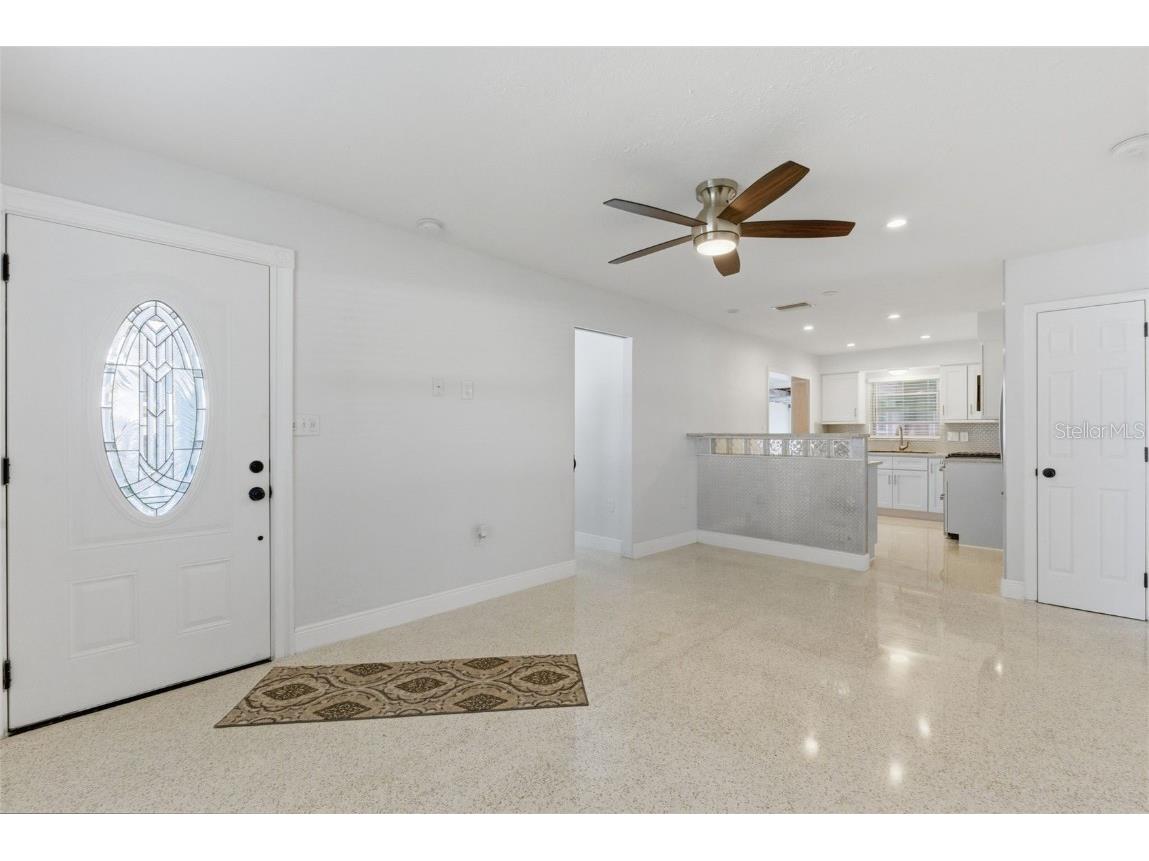 828 89th Avenue N Saint Petersburg FL 33702 TB8456204 image6