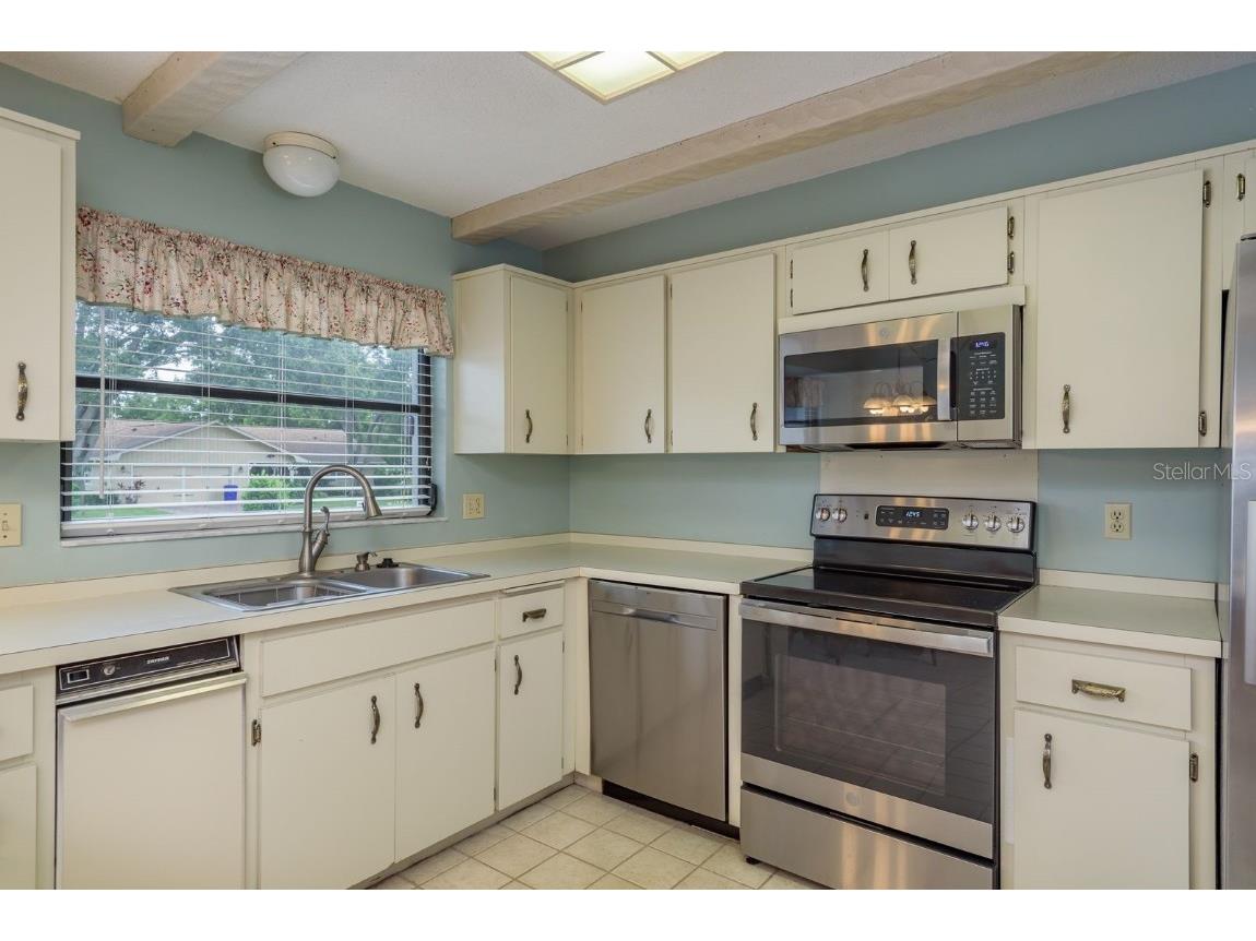 828 Lakeside Terrace Palm Harbor FL 34683 TB8412903 image12