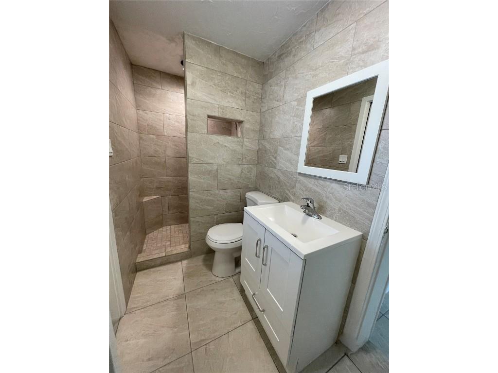 828 S Tuttle Avenue #B Sarasota FL 34237 A4671898 image11