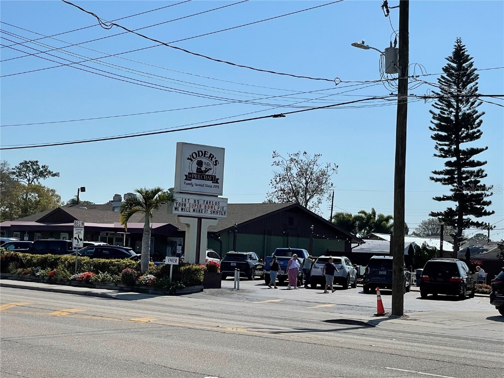 828 S Tuttle Avenue #B Sarasota FL 34237 A4671898 image56