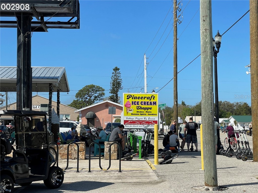 828 S Tuttle Avenue #B Sarasota FL 34237 A4671898 image57