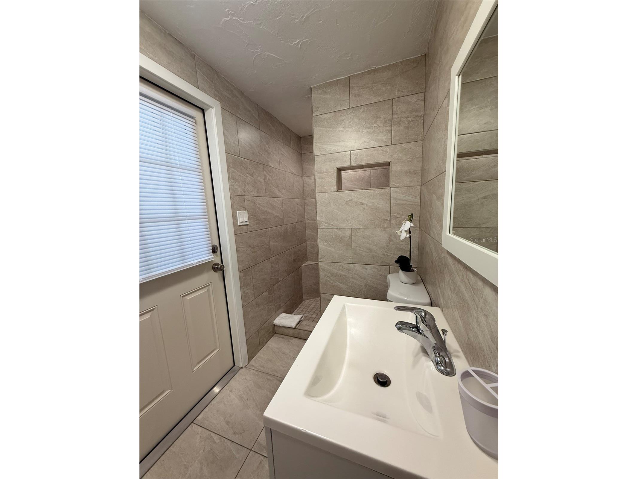 828 S Tuttle Avenue #B Sarasota FL 34237 A4689379 image11