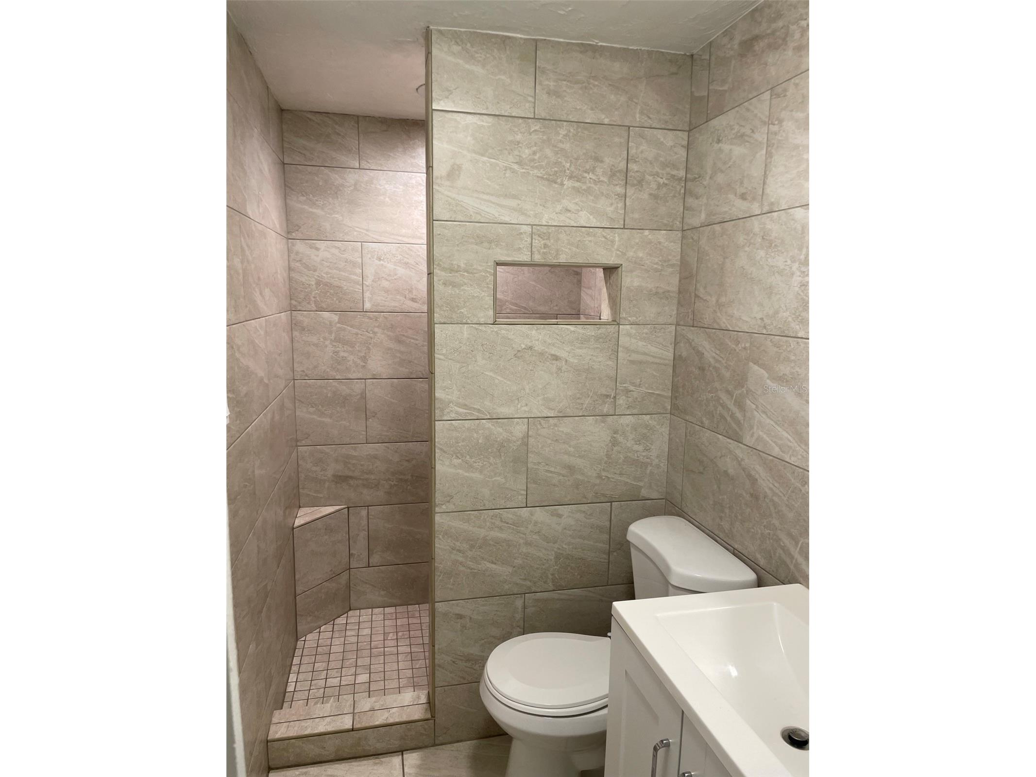 828 S Tuttle Avenue #B Sarasota FL 34237 A4689379 image12