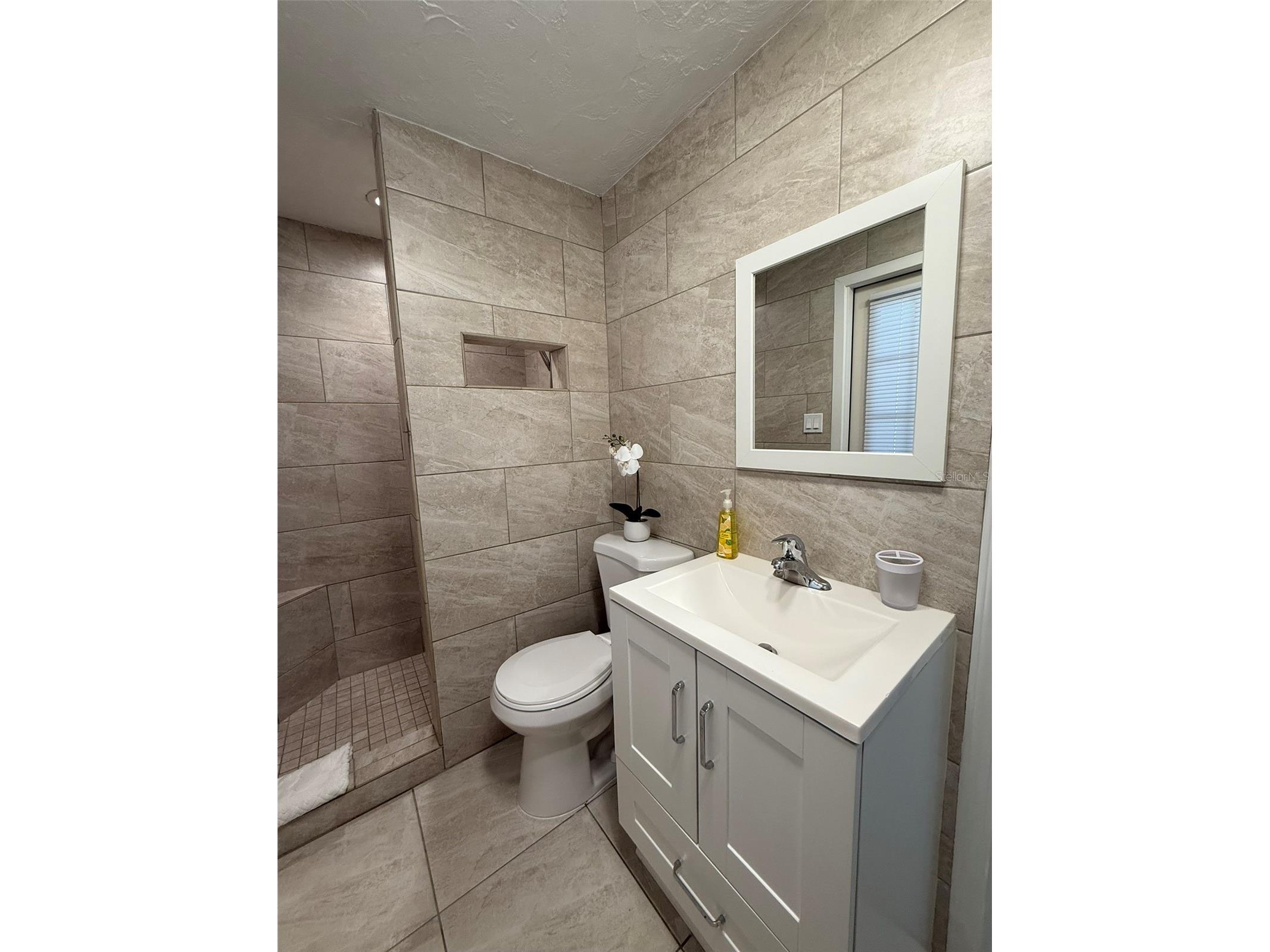 828 S Tuttle Avenue #B Sarasota FL 34237 A4689379 image15