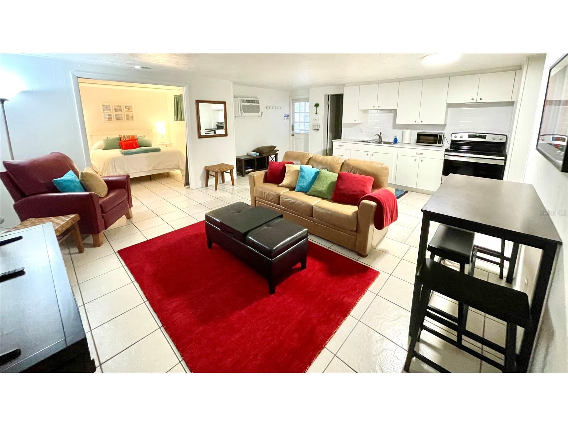 828 S Tuttle Avenue #B Sarasota FL 34237 A4689379 image3