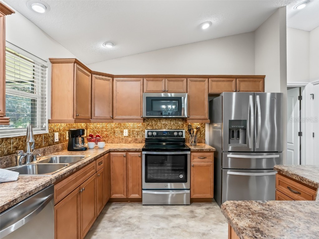 828 Silver Oak Avenue The Villages FL 32159 G5104555 image5