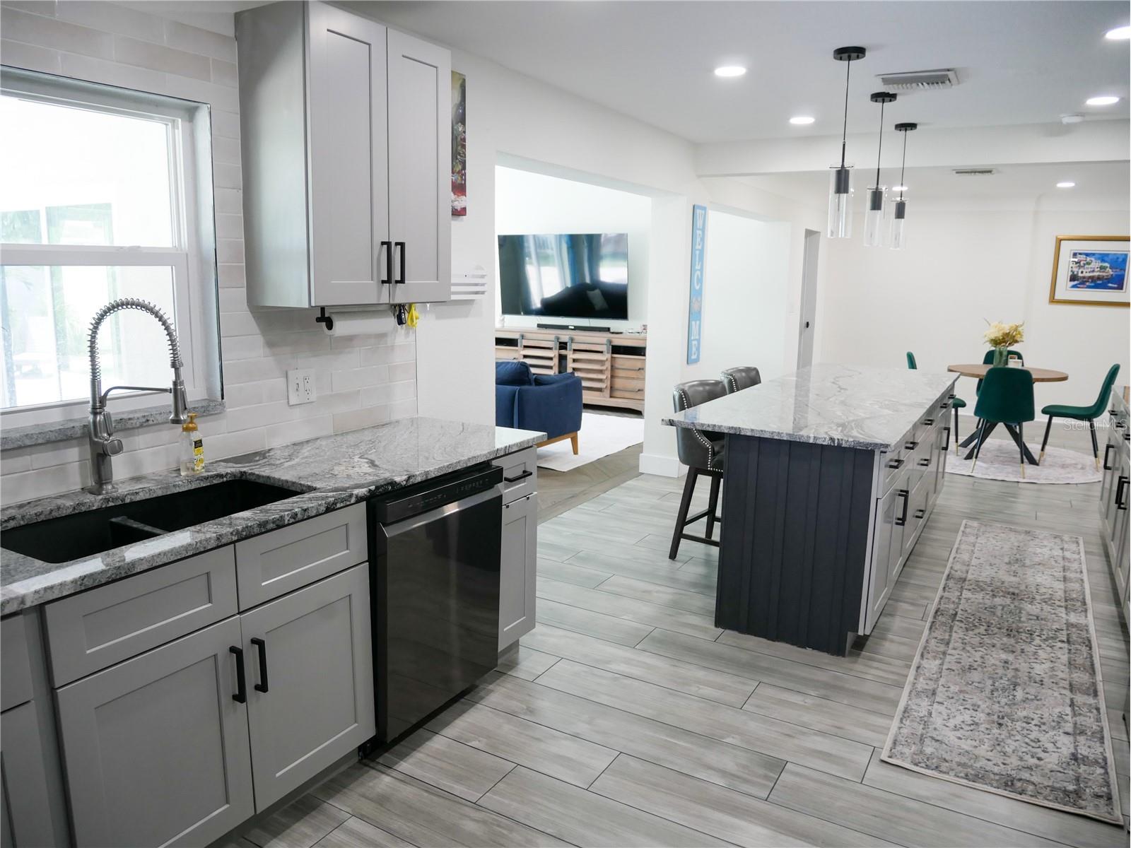 8280 32nd Avenue N Saint Petersburg FL 33710 TB8527852 image11