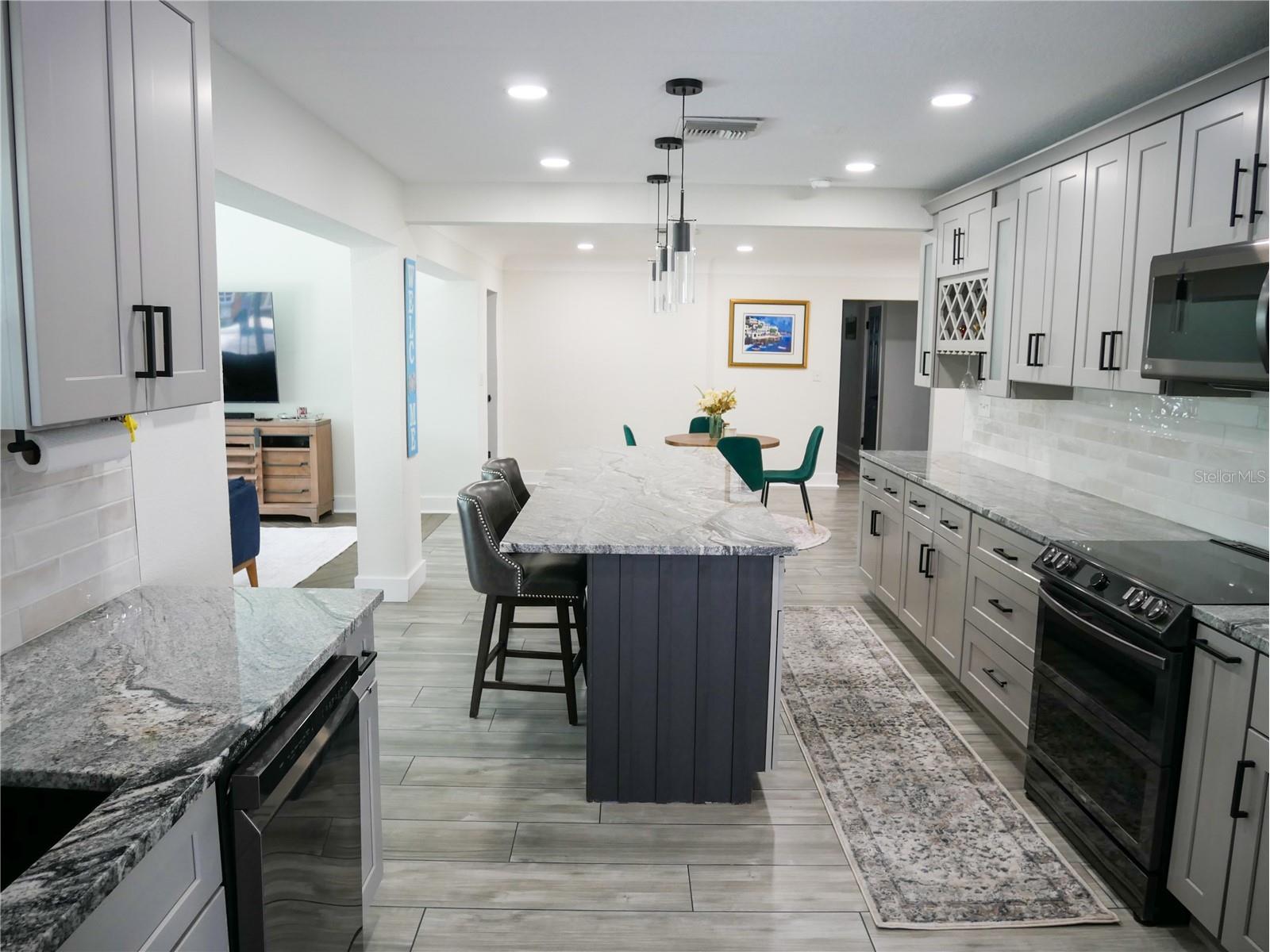 8280 32nd Avenue N Saint Petersburg FL 33710 TB8527852 image12