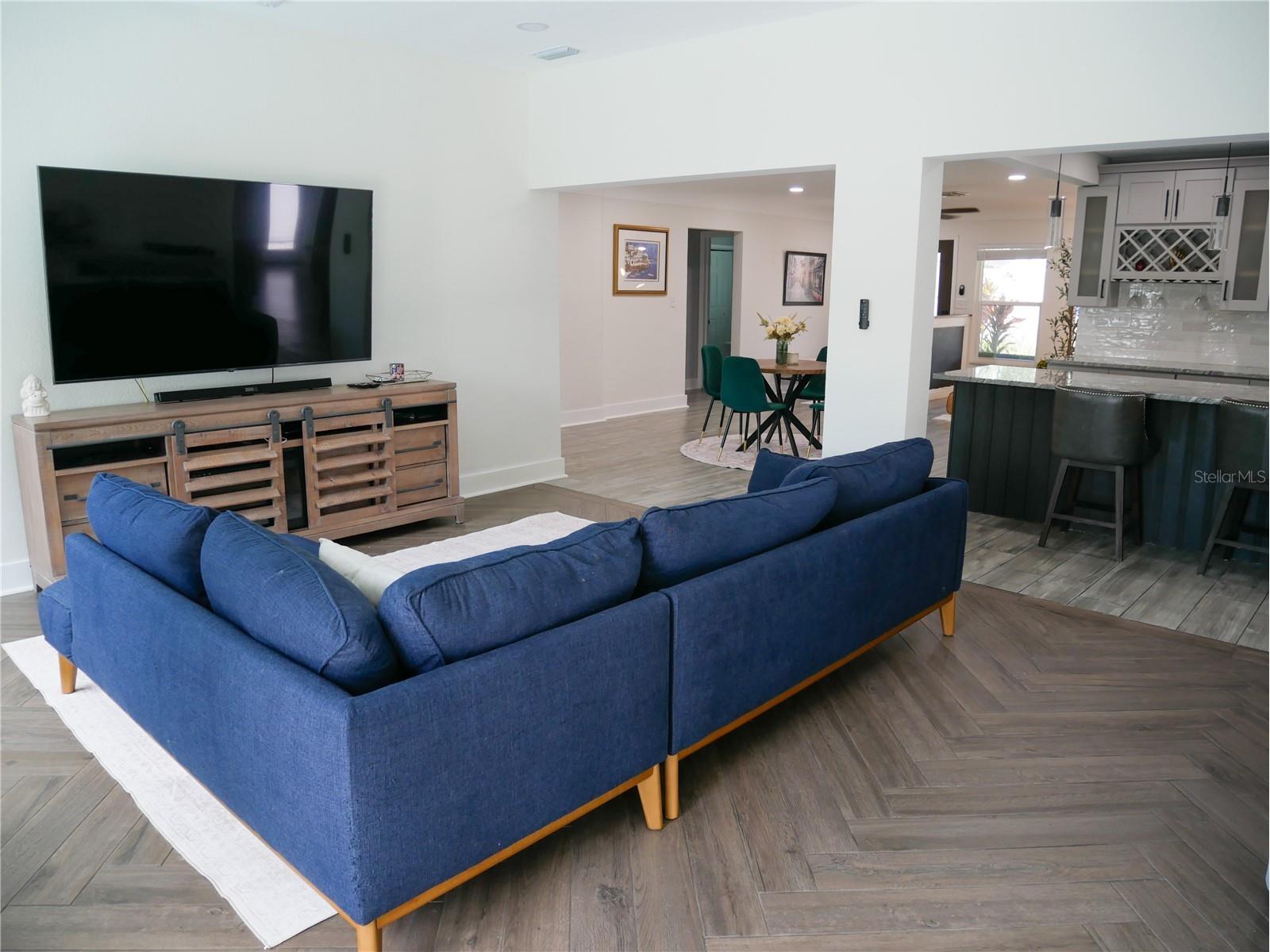 8280 32nd Avenue N Saint Petersburg FL 33710 TB8527852 image15