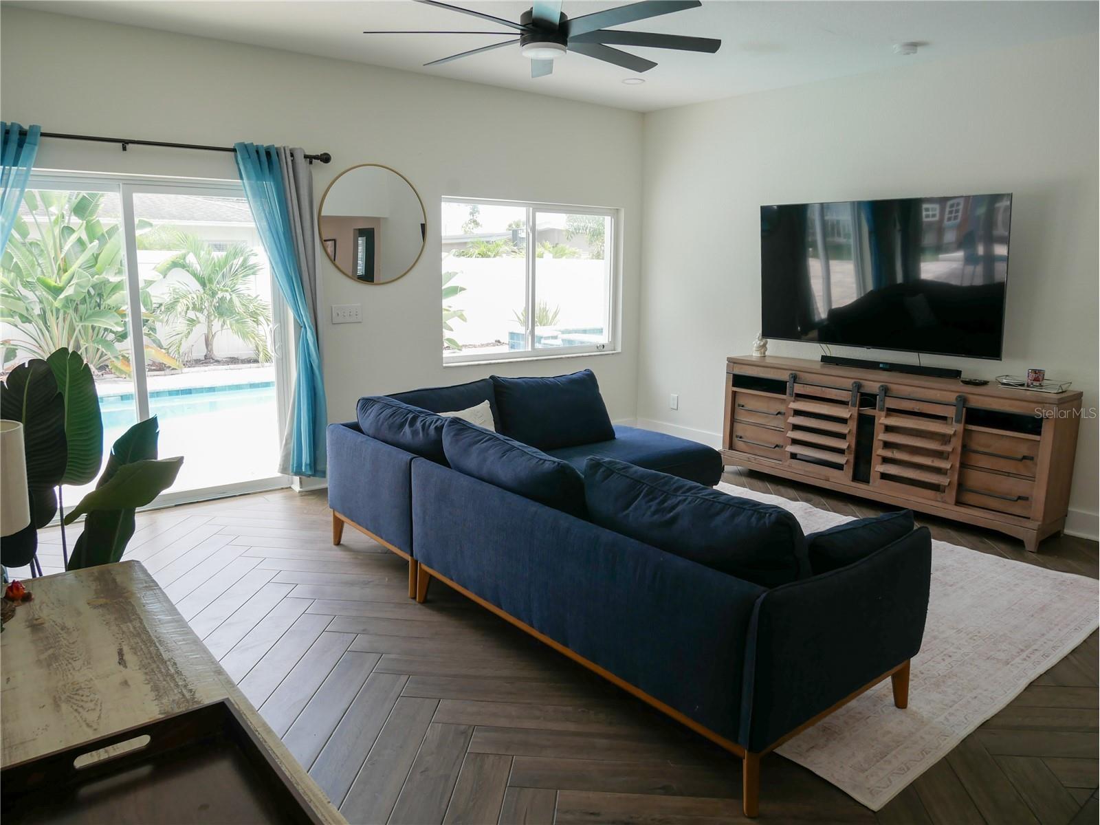 8280 32nd Avenue N Saint Petersburg FL 33710 TB8527852 image17